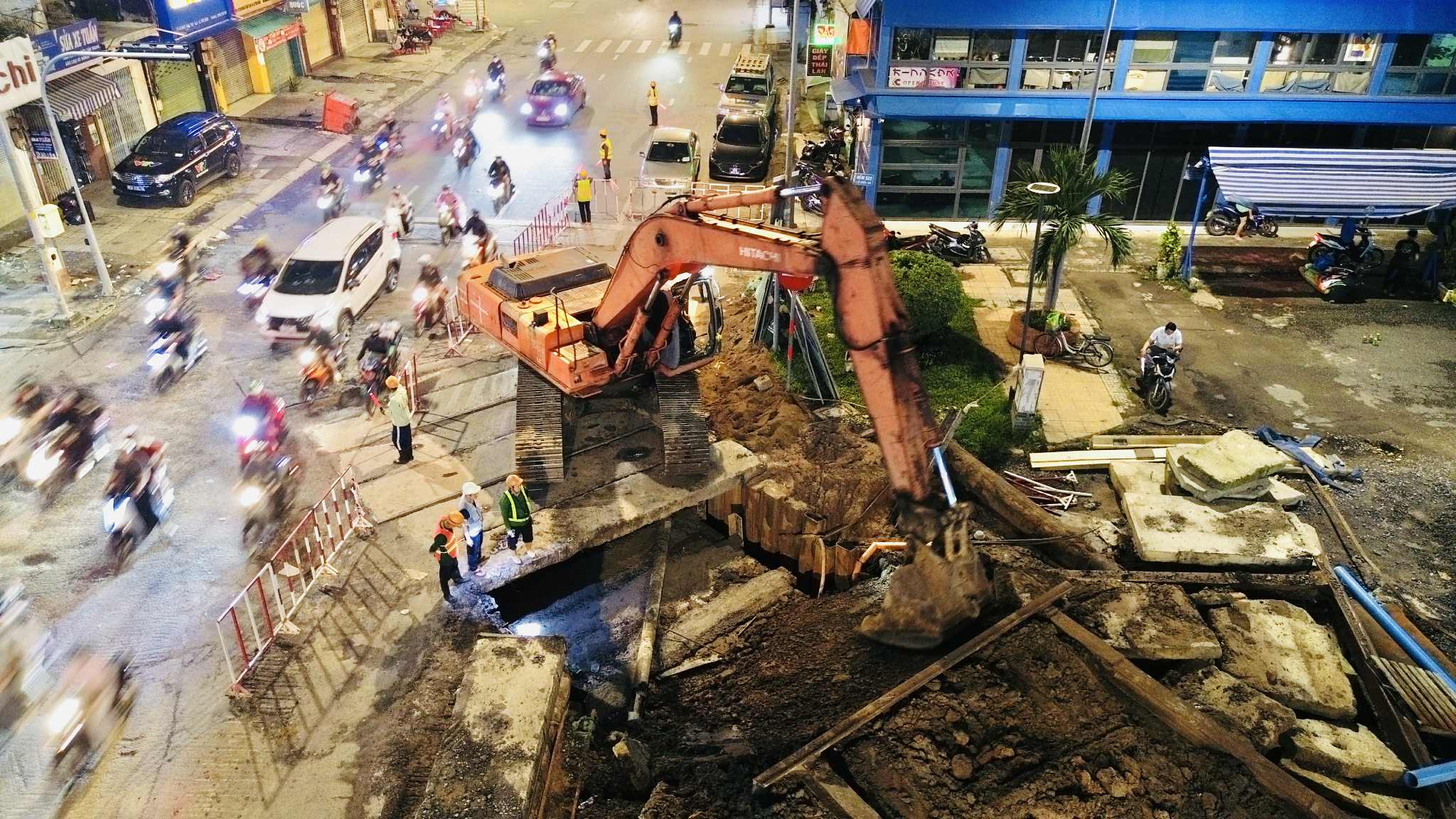 11 mũi thi công xuyên đêm đua tiến độ metro số 2 tại TP.HCM, quyết tâm về đích năm 2030- Ảnh 2.