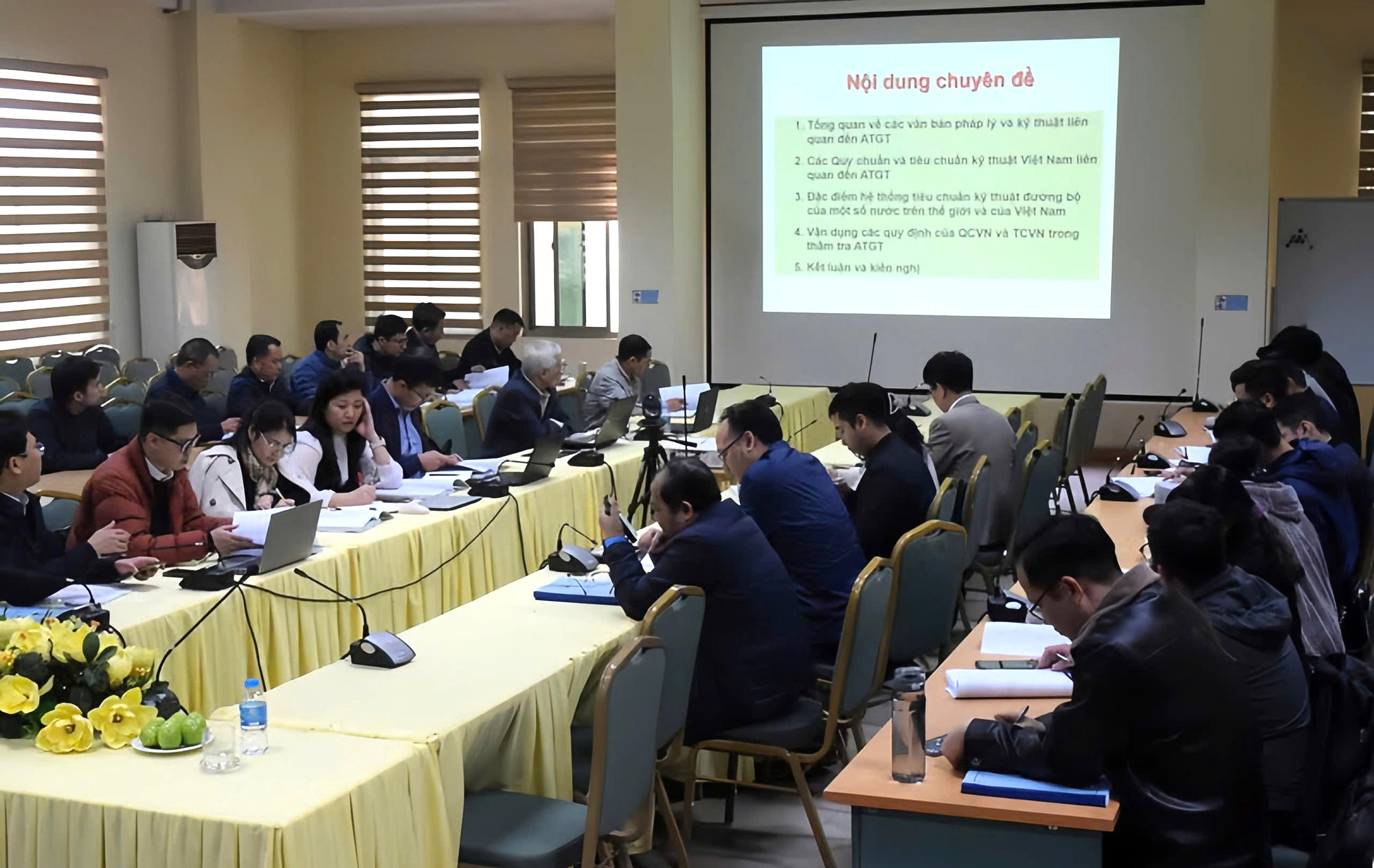 Đề xuất bổ sung quy định xử phạt vi phạm đào tạo thẩm tra viên an toàn giao thông đường bộ- Ảnh 1. Đề xuất bổ sung quy định xử phạt vi phạm đào tạo thẩm tra viên an toàn giao thông đường bộ- Ảnh 1.