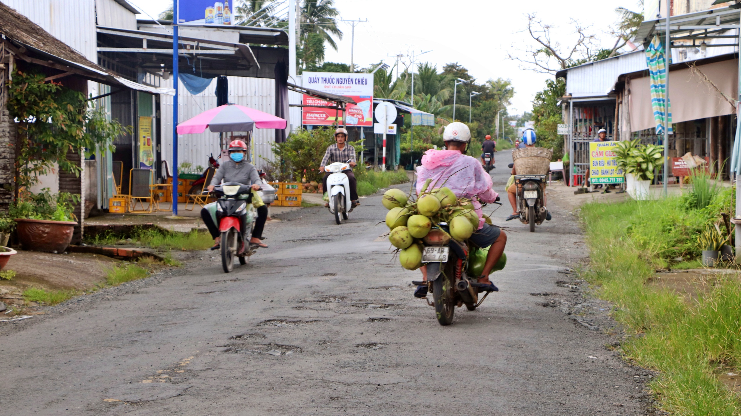 Hơn 60 tỷ đồng nâng cấp mặt đường quốc lộ 63 qua Cà Mau- Ảnh 1. Hơn 60 tỷ đồng nâng cấp mặt đường quốc lộ 63 qua Cà Mau- Ảnh 1.