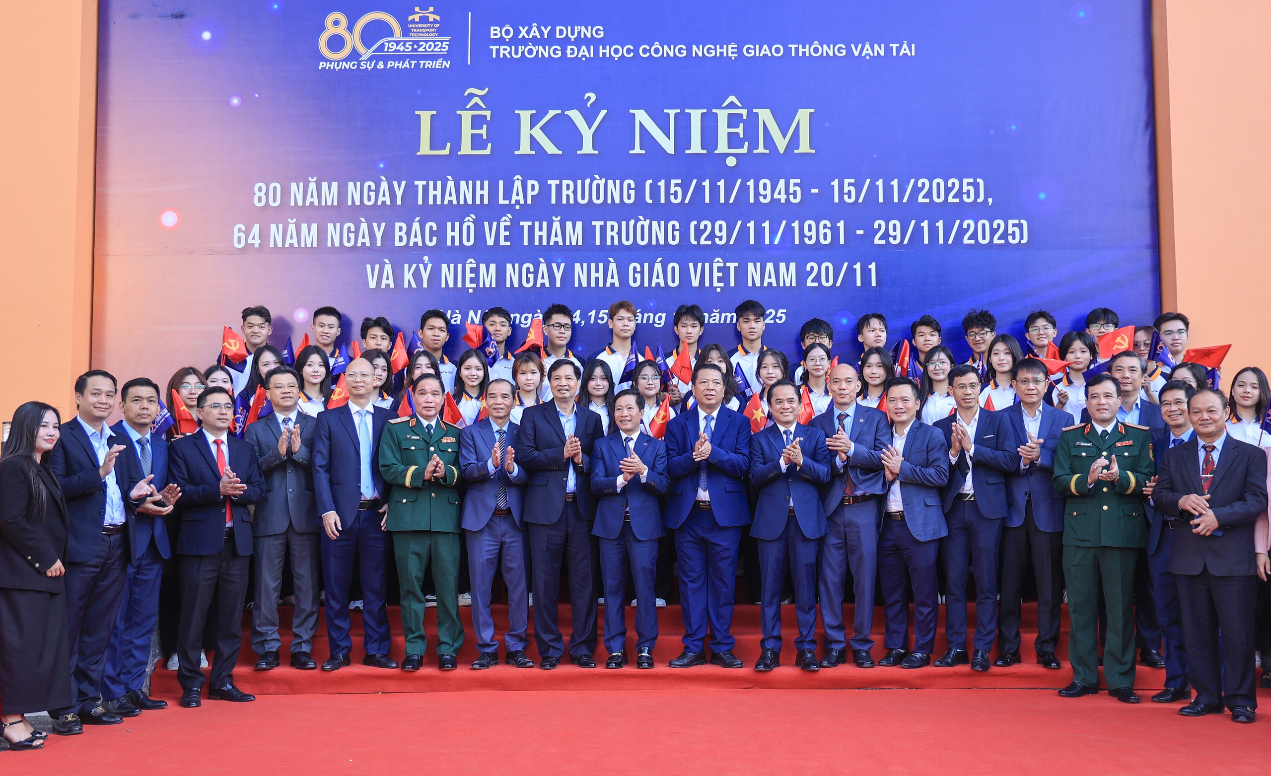 Bộ trưởng Trần Hồng Minh: ĐH Công nghệ GTVT phải là trung tâm đào tạo, đổi mới của ngành- Ảnh 5. Bộ trưởng Trần Hồng Minh: ĐH Công nghệ GTVT phải là trung tâm đào tạo, đổi mới của ngành- Ảnh 5.