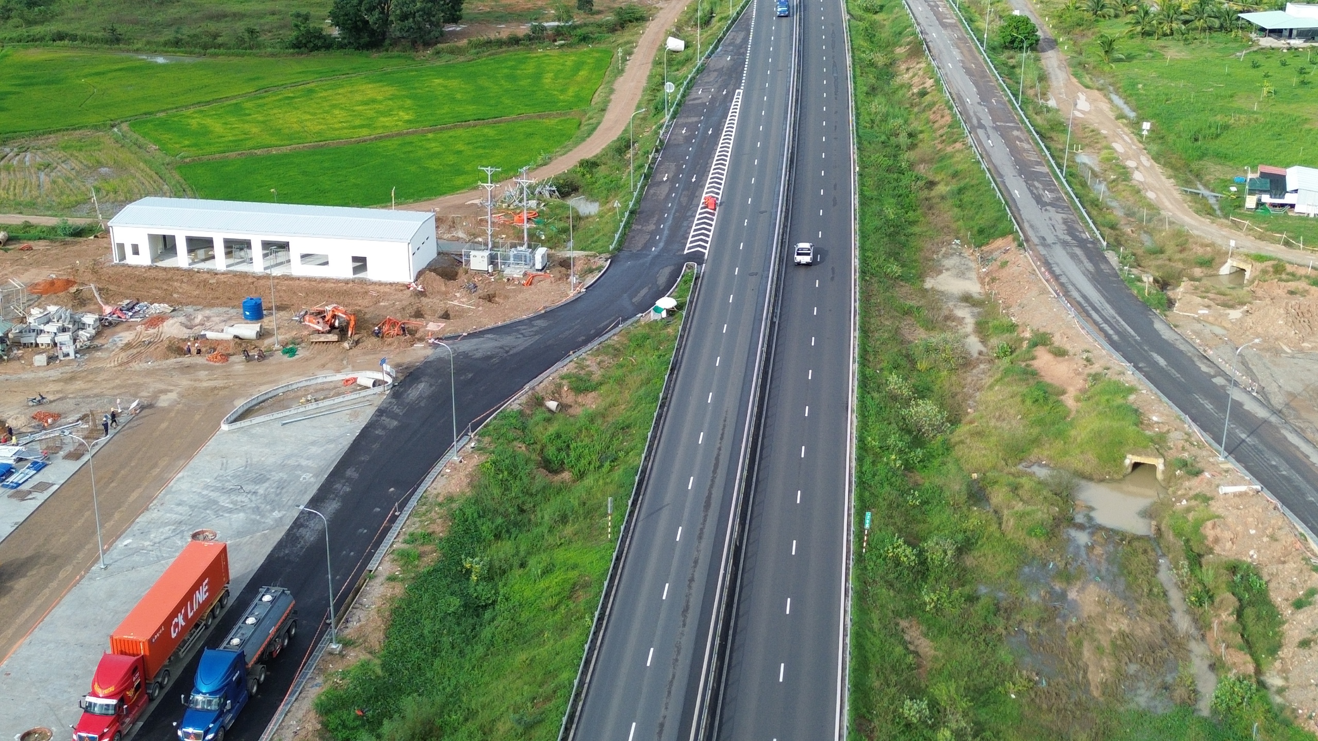 Trạm dừng nghỉ cao tốc Vĩnh Hảo - Phan Thiết bứt tốc về đích- Ảnh 8. Trạm dừng nghỉ cao tốc Vĩnh Hảo - Phan Thiết bứt tốc về đích- Ảnh 8.