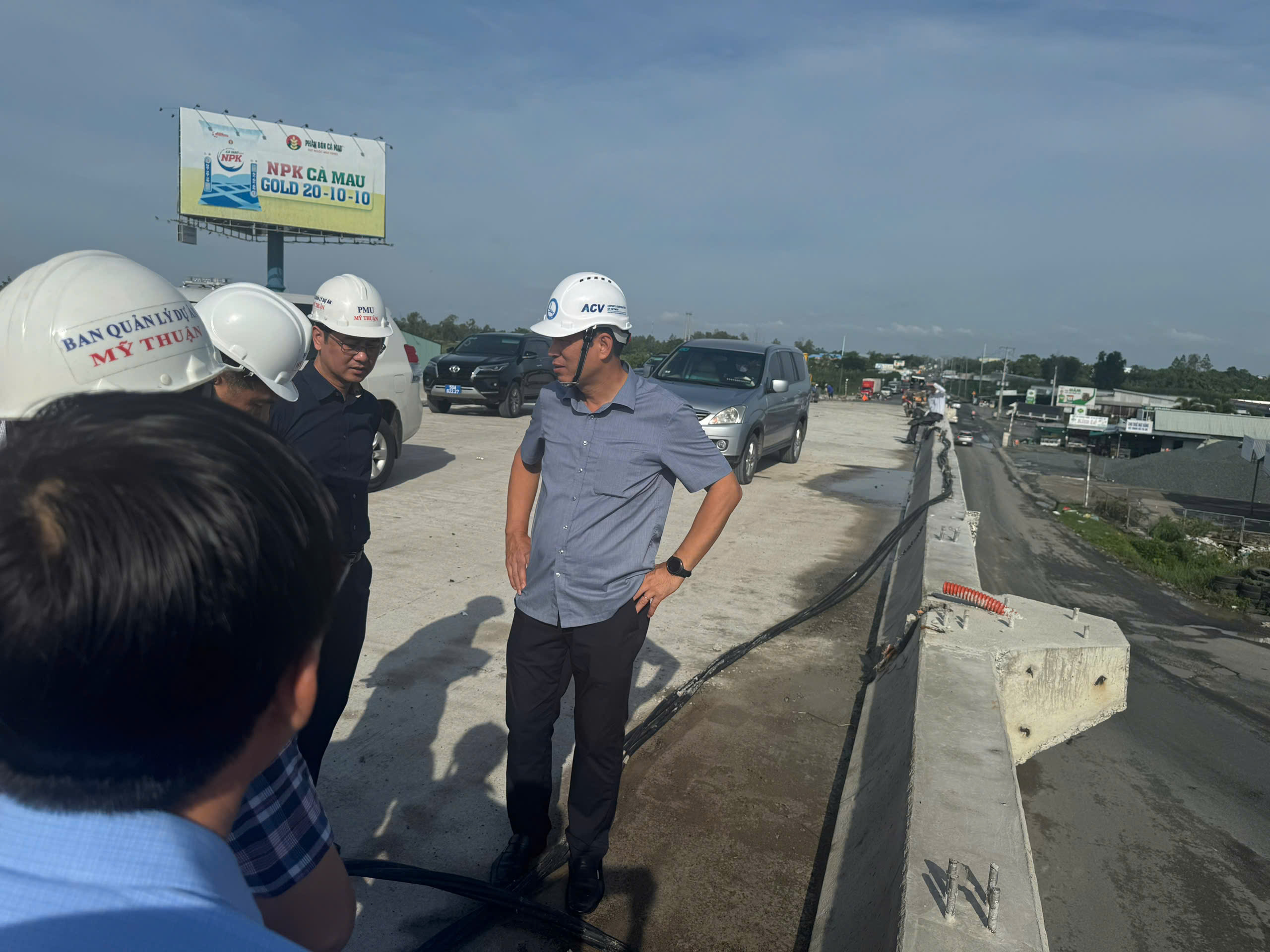 Thứ trưởng Phạm Minh Hà kiểm tra 4 dự án cao tốc phía Nam, yêu cầu về đích dịp 19/12- Ảnh 2.