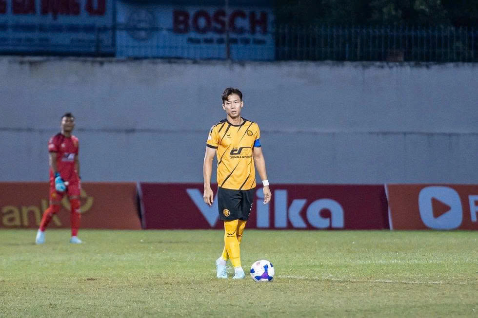 Trung vệ số 1 thời thầy Park chia tay đội bóng V-League sau nửa mùa giải?- Ảnh 1. Trung vệ số 1 thời thầy Park chia tay đội bóng V-League sau nửa mùa giải?- Ảnh 1.