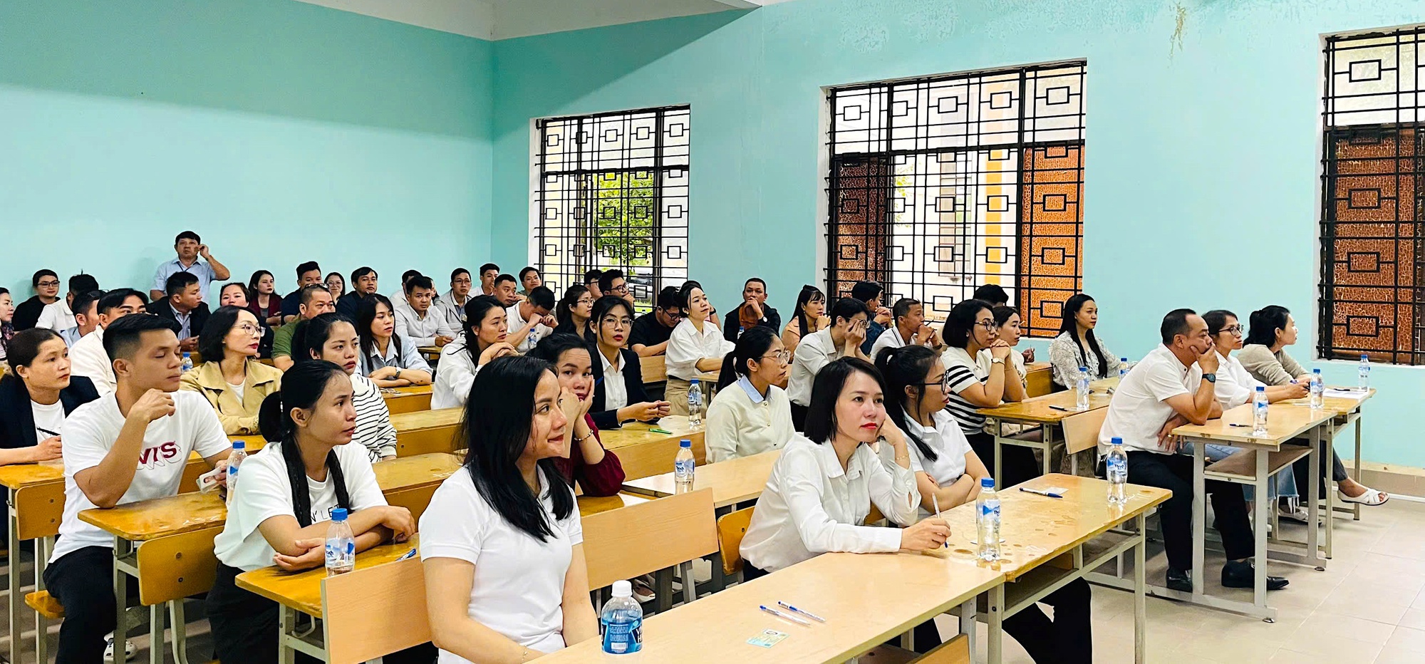 Hàng trăm người Đà Nẵng vào Quảng Ngãi thi chứng chỉ môi giới bất động sản- Ảnh 3.