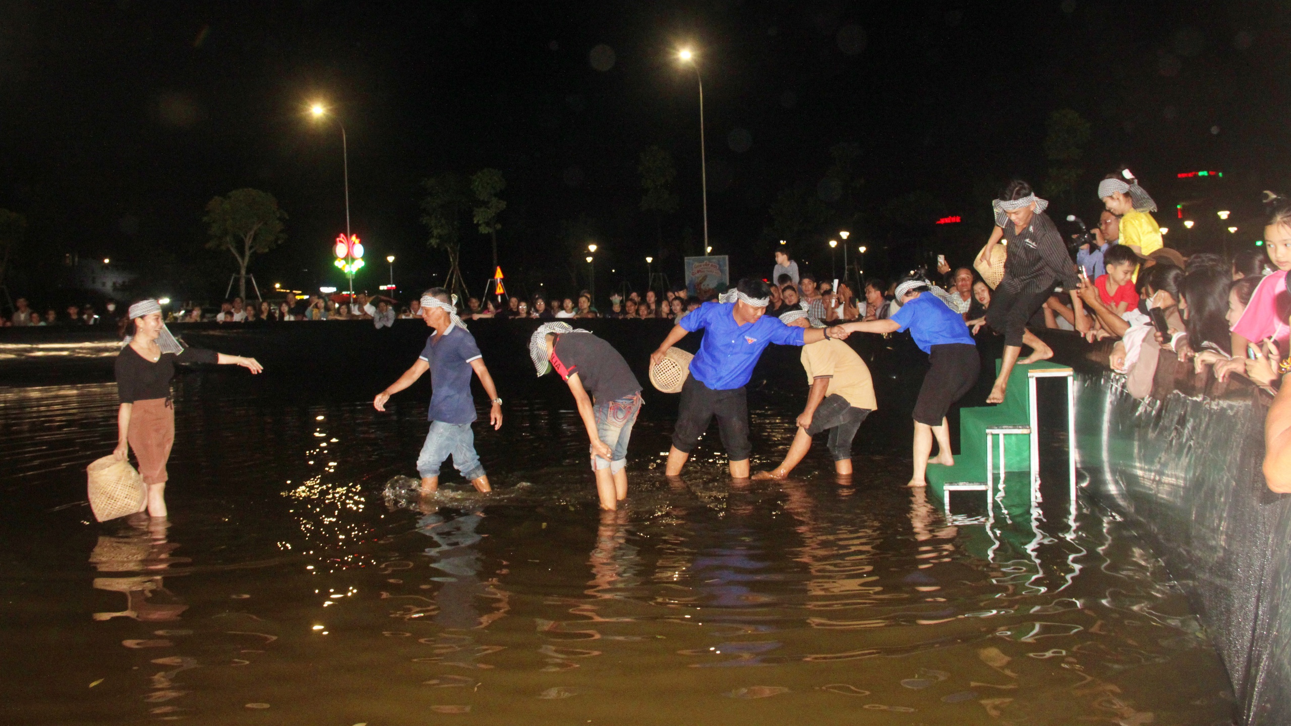 Khai mạc Ngày hội Cua Cà Mau năm 2025- Ảnh 5. Khai mạc Ngày hội Cua Cà Mau năm 2025- Ảnh 5.