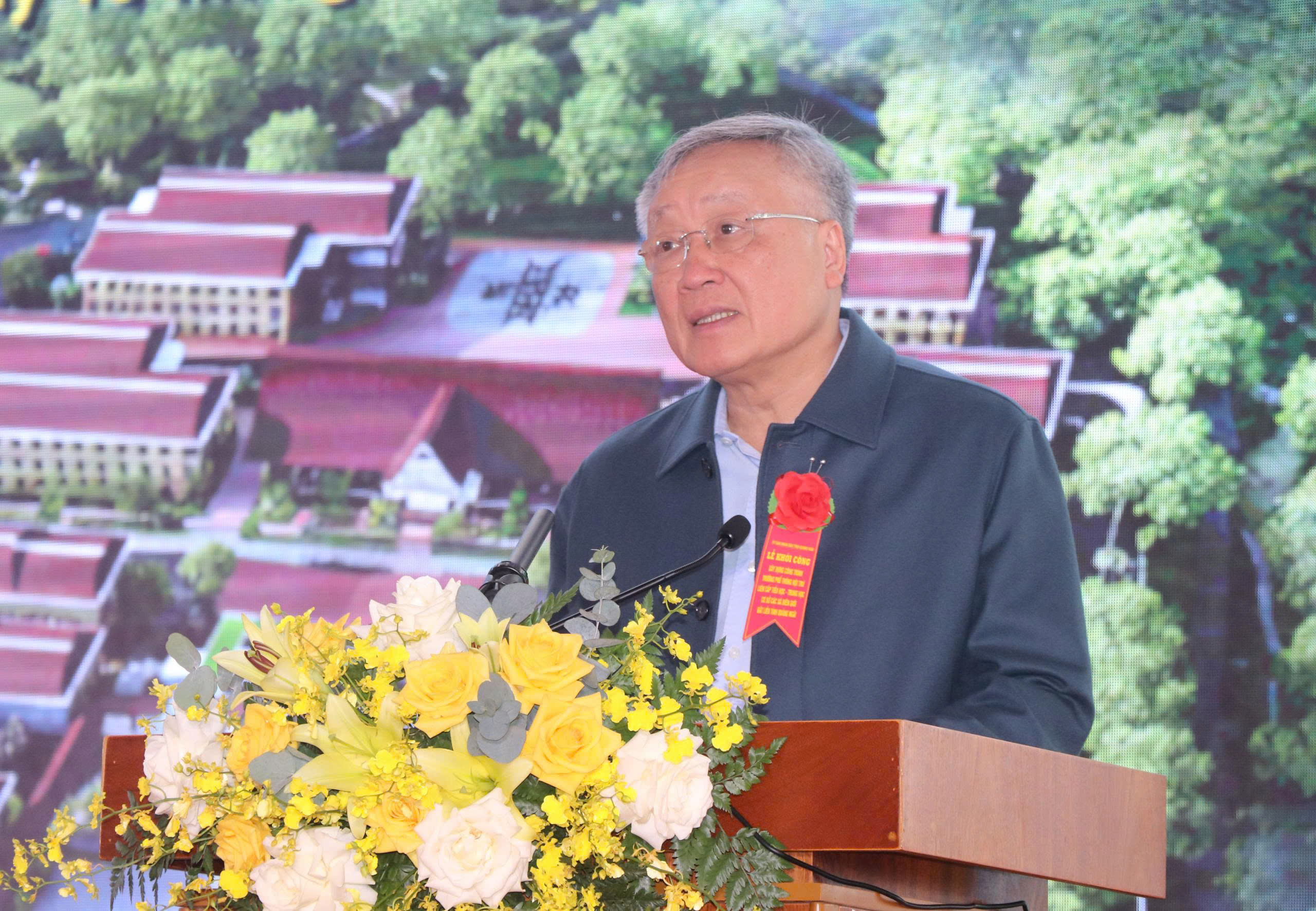 Phó Thủ tướng Nguyễn Hòa Bình: Trường học vùng biên biểu tượng đoàn kết miền xuôi và ngược- Ảnh 1. Phó Thủ tướng Nguyễn Hòa Bình: Trường học vùng biên biểu tượng đoàn kết miền xuôi và ngược- Ảnh 1.