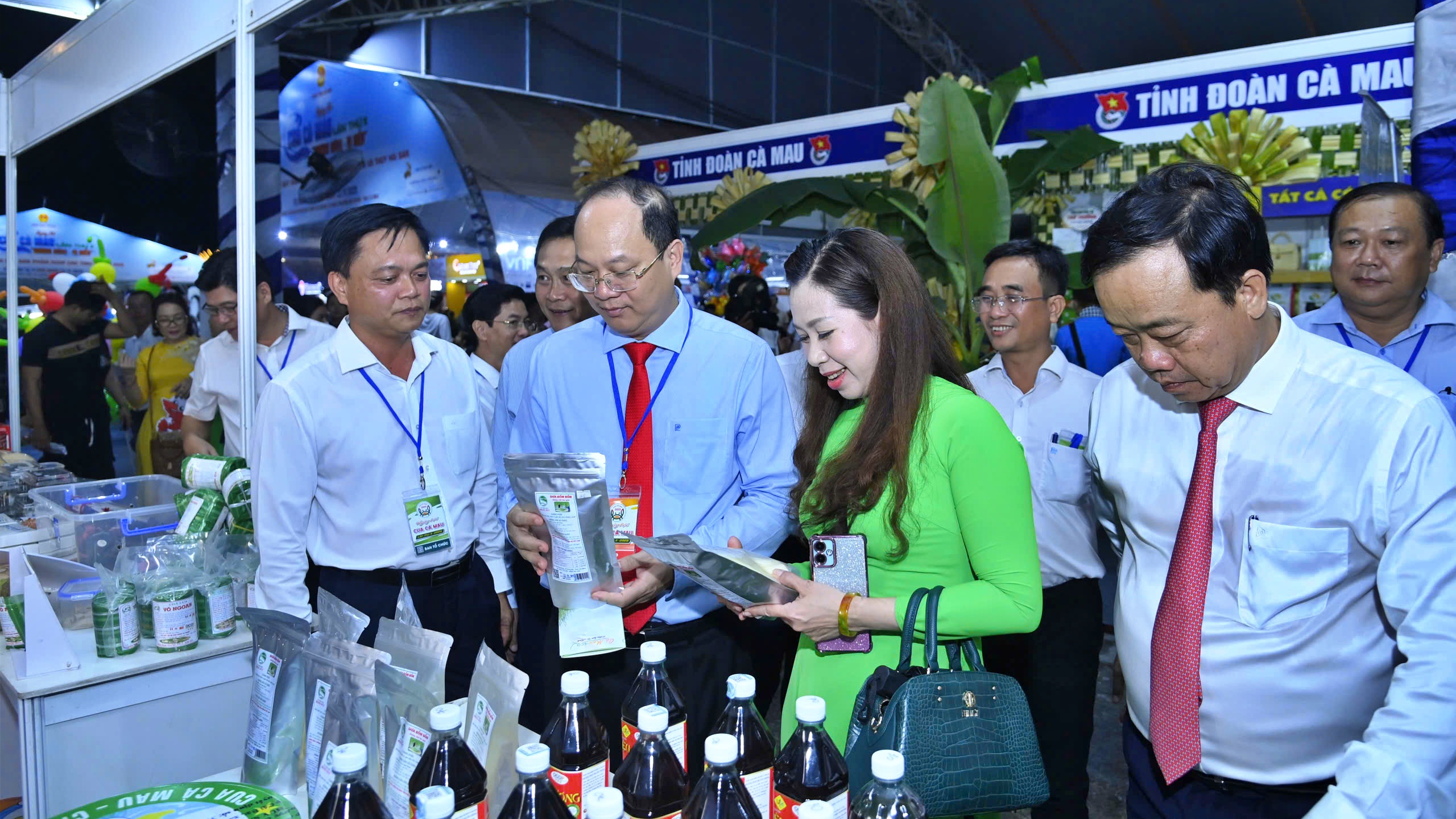 Khai mạc Ngày hội Cua Cà Mau năm 2025- Ảnh 4. Khai mạc Ngày hội Cua Cà Mau năm 2025- Ảnh 4.