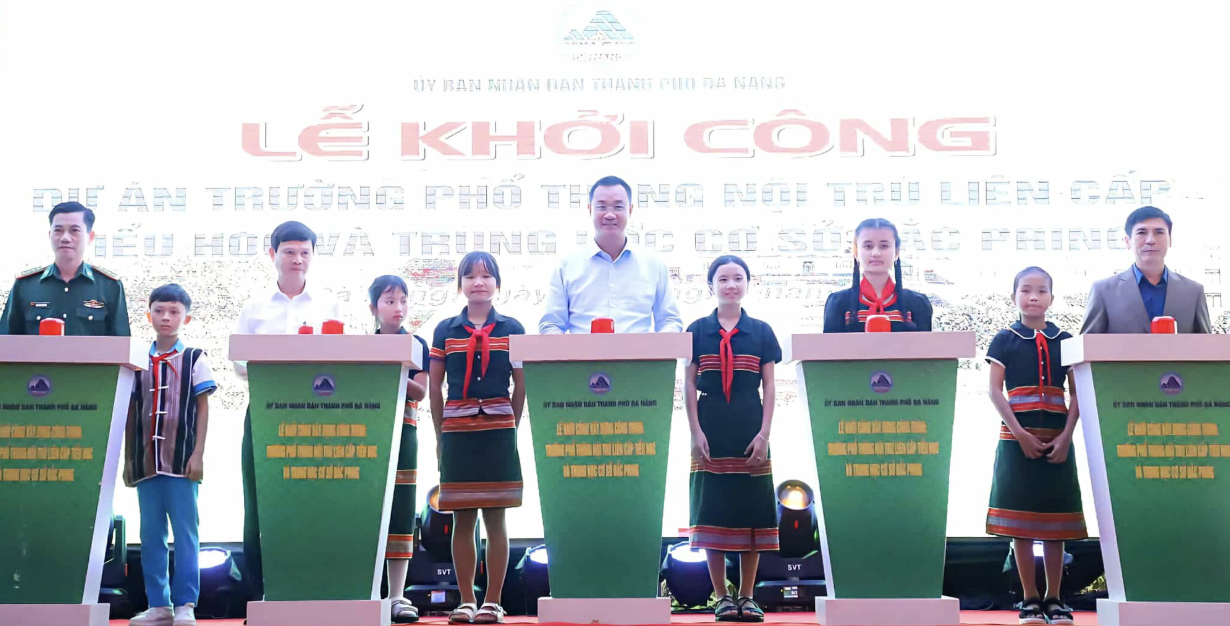 Phó Thủ tướng Nguyễn Hòa Bình: Trường học vùng biên biểu tượng đoàn kết miền xuôi và ngược- Ảnh 5. Phó Thủ tướng Nguyễn Hòa Bình: Trường học vùng biên biểu tượng đoàn kết miền xuôi và ngược- Ảnh 5.