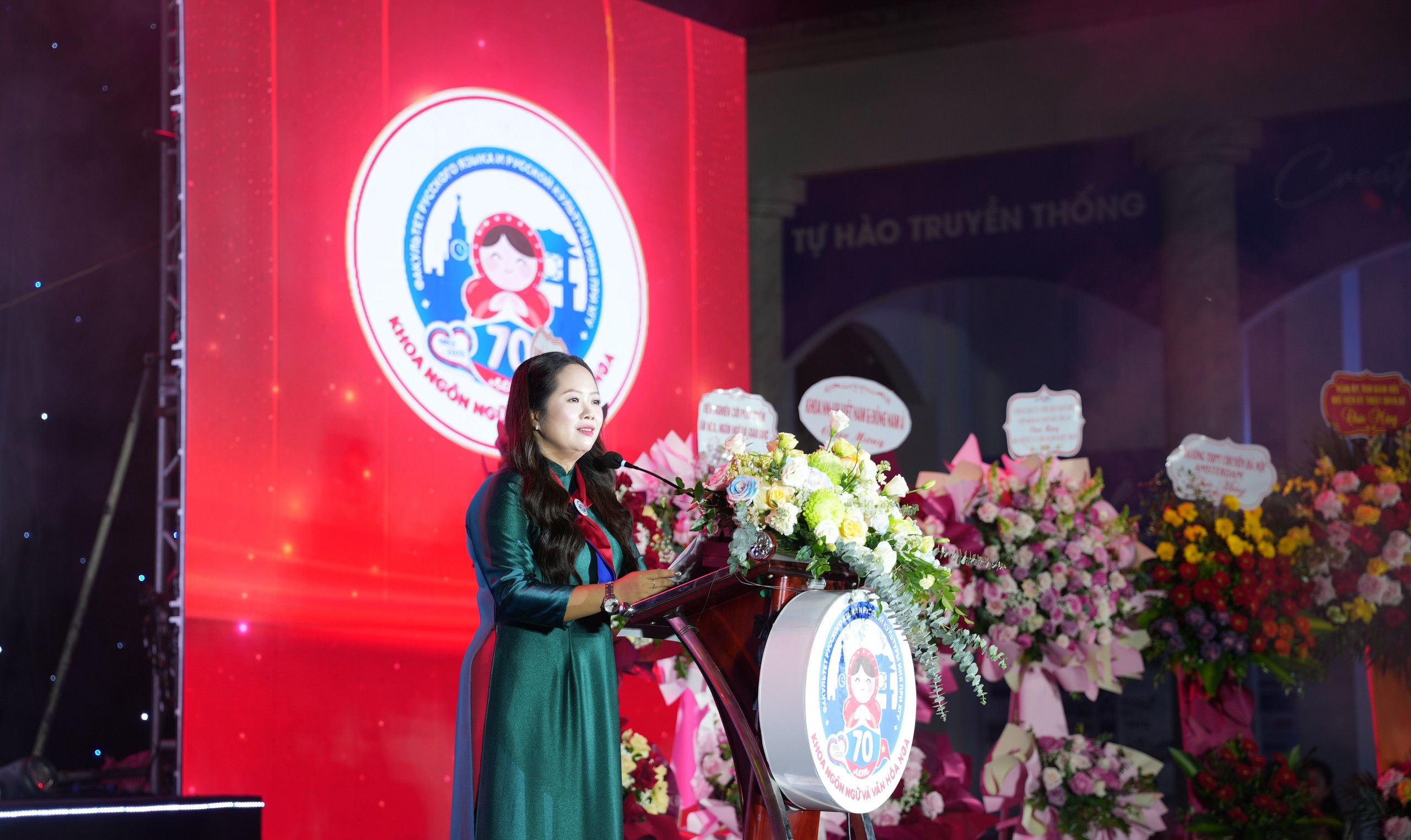 Khoa Ngôn ngữ và Văn hóa Nga - ĐH Ngoại ngữ kỷ niệm 70 năm, nhận Bằng khen của Thủ tướng- Ảnh 4. Khoa Ngôn ngữ và Văn hóa Nga - ĐH Ngoại ngữ kỷ niệm 70 năm, nhận Bằng khen của Thủ tướng- Ảnh 4.