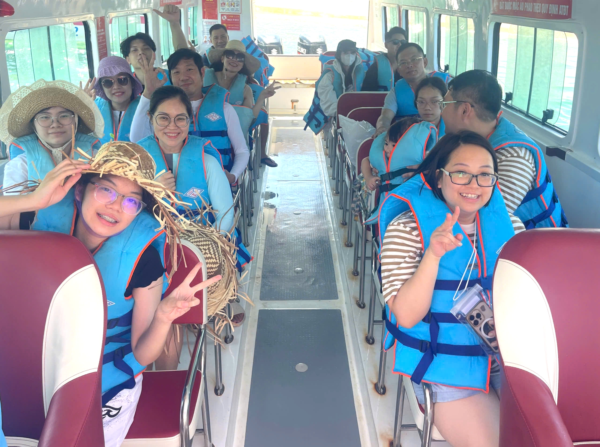 Hiệu quả rõ nét từ việc thực hiện Nghị định 139 trên đường thủy nội địa tại Gia Lai- Ảnh 2. Hiệu quả rõ nét từ việc thực hiện Nghị định 139 trên đường thủy nội địa tại Gia Lai- Ảnh 2.