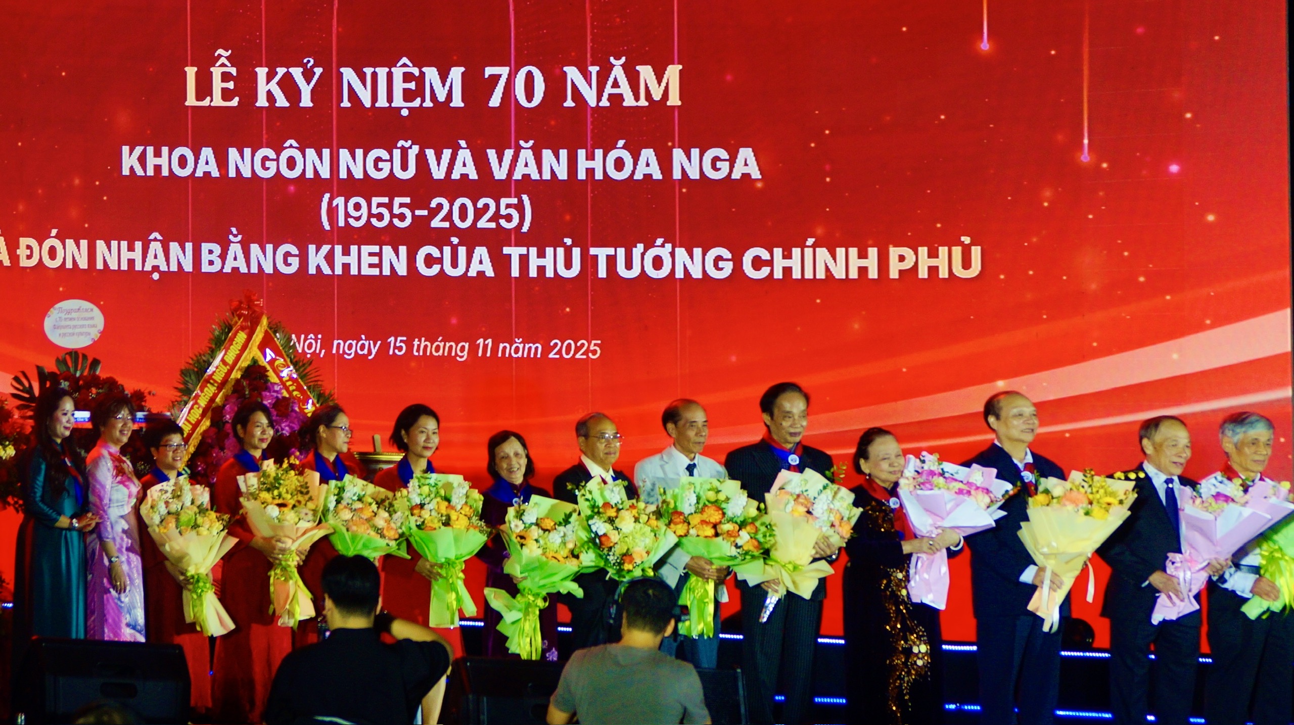 Khoa Ngôn ngữ và Văn hóa Nga - ĐH Ngoại ngữ kỷ niệm 70 năm, nhận Bằng khen của Thủ tướng- Ảnh 3. Khoa Ngôn ngữ và Văn hóa Nga - ĐH Ngoại ngữ kỷ niệm 70 năm, nhận Bằng khen của Thủ tướng- Ảnh 3.