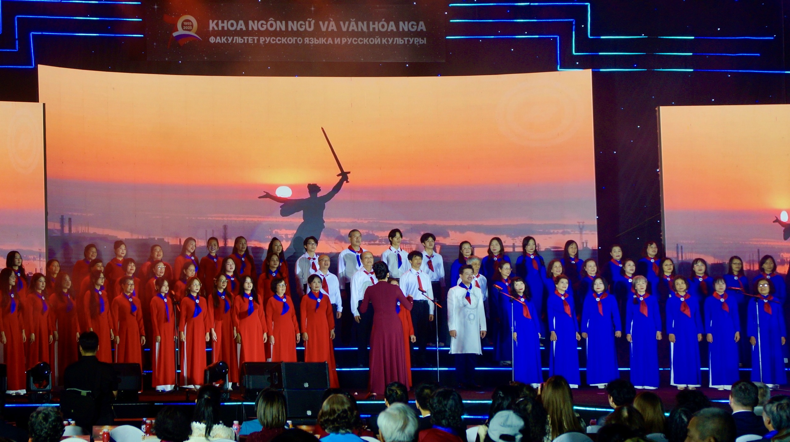 Khoa Ngôn ngữ và Văn hóa Nga - ĐH Ngoại ngữ kỷ niệm 70 năm, nhận Bằng khen của Thủ tướng- Ảnh 5. Khoa Ngôn ngữ và Văn hóa Nga - ĐH Ngoại ngữ kỷ niệm 70 năm, nhận Bằng khen của Thủ tướng- Ảnh 5.