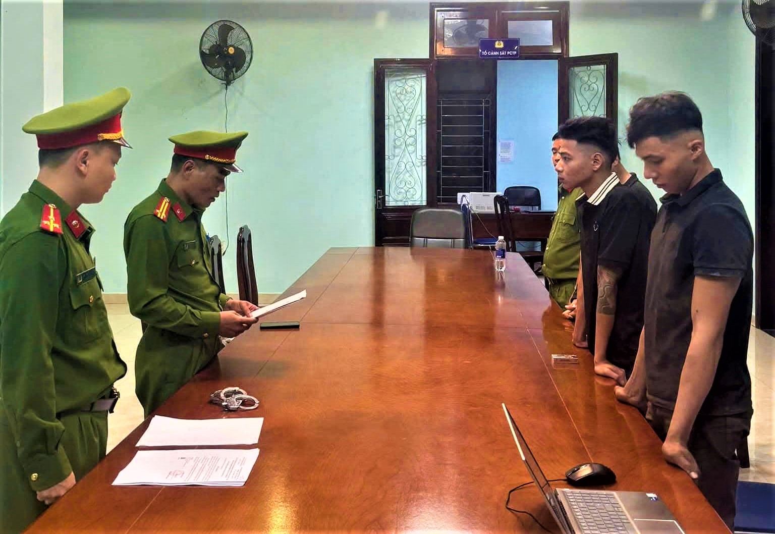 Huế: Bắt tạm giam đối tượng trộm cắp vật tư ở công trình cao tốc La Sơn - Hòa Liên- Ảnh 1. Huế: Bắt tạm giam đối tượng trộm cắp vật tư ở công trình cao tốc La Sơn - Hòa Liên- Ảnh 1.