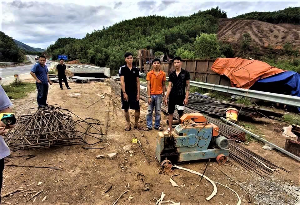 Huế: Bắt tạm giam đối tượng trộm cắp vật tư ở công trình cao tốc La Sơn - Hòa Liên- Ảnh 2. Huế: Bắt tạm giam đối tượng trộm cắp vật tư ở công trình cao tốc La Sơn - Hòa Liên- Ảnh 2.