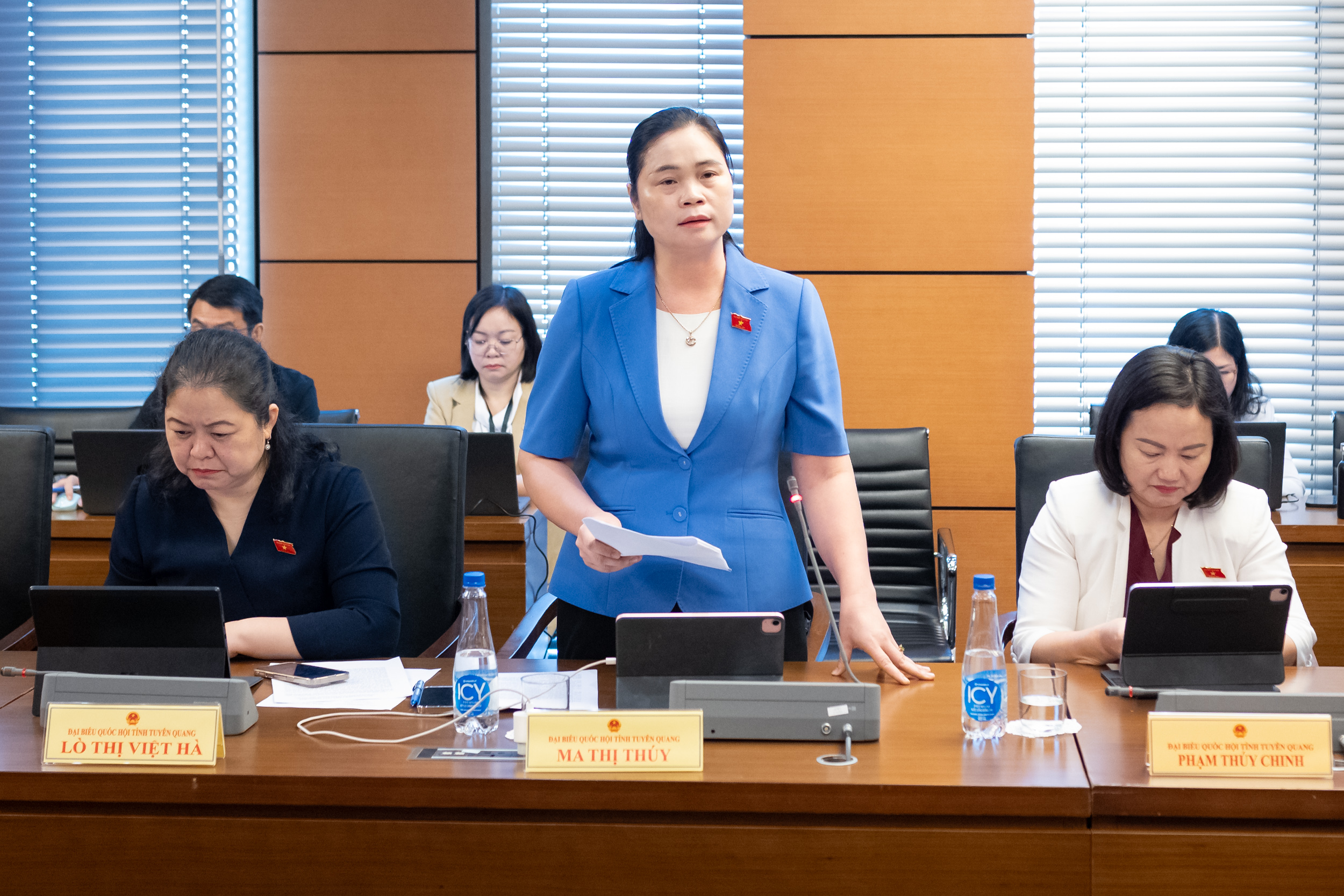 Đại biểu Quốc hội: Xã hội đặt nhà giáo ở vị thế cao hơn, học sinh sẽ hưởng lợi- Ảnh 3. Đại biểu Quốc hội: Xã hội đặt nhà giáo ở vị thế cao hơn, học sinh sẽ hưởng lợi- Ảnh 3.