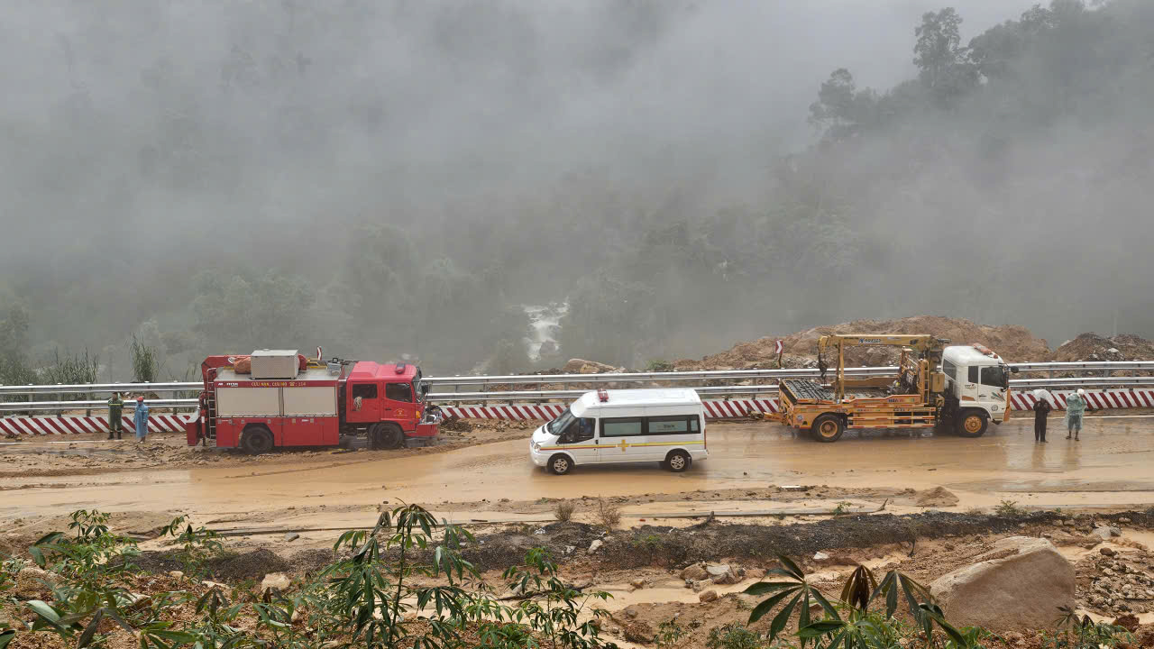 Danh tính các nạn nhân trong vụ sạt lở 6 người tử vong trên đèo Khánh Lê- Ảnh 1. Danh tính các nạn nhân trong vụ sạt lở 6 người tử vong trên đèo Khánh Lê- Ảnh 1.