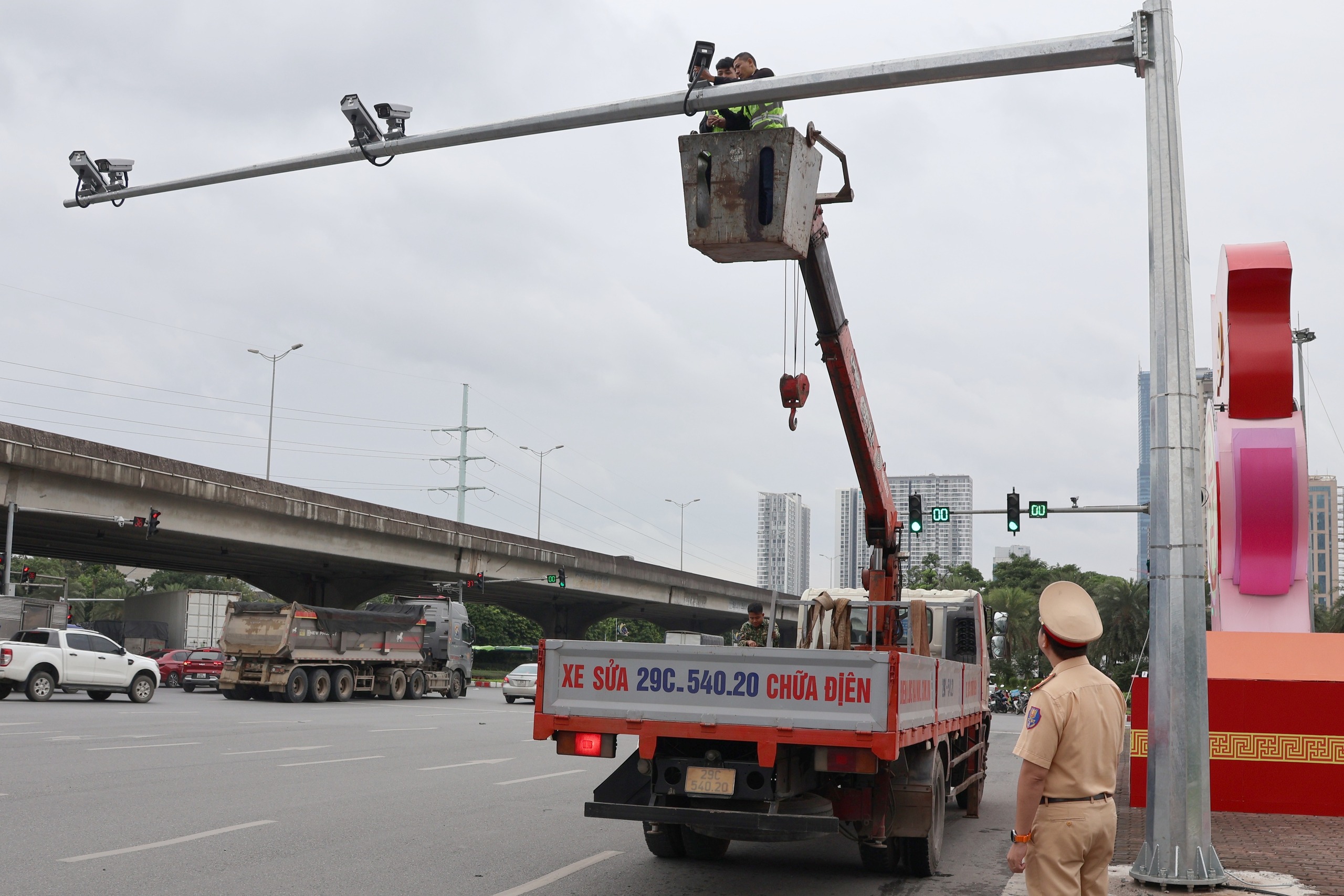 Người dân kỳ vọng camera AI nâng cao an toàn và giảm ùn tắc- Ảnh 1. Người dân kỳ vọng camera AI nâng cao an toàn và giảm ùn tắc- Ảnh 1.