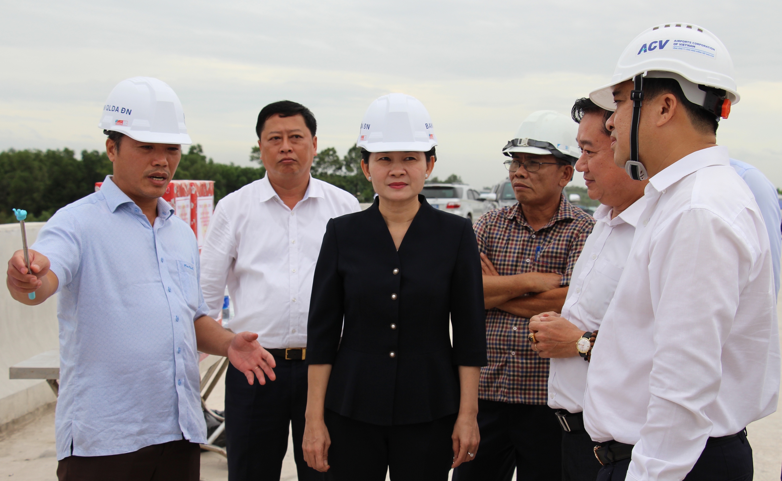 Đồng Nai: 3 ca 4 kíp đua tiến độ thi công cao tốc, vành đai để kịp về đích dịp 19/12- Ảnh 5. Đồng Nai: 3 ca 4 kíp đua tiến độ thi công cao tốc, vành đai để kịp về đích dịp 19/12- Ảnh 5.