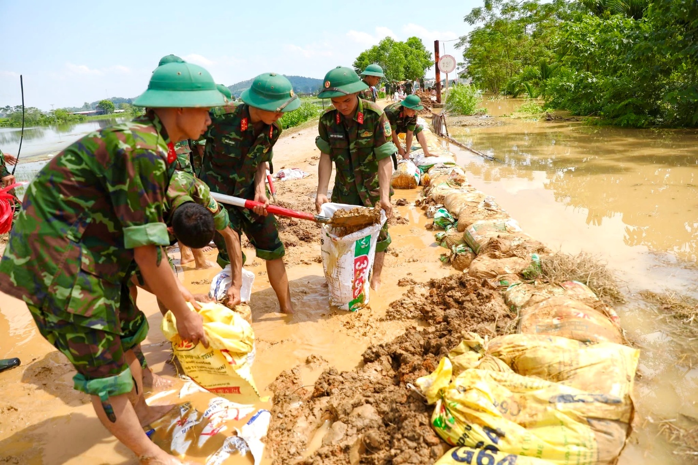 Bộ Xây dựng đề xuất loạt giải pháp đột phá, chấm dứt ngập nặng trước năm 2035- Ảnh 1. Bộ Xây dựng đề xuất loạt giải pháp đột phá, chấm dứt ngập nặng trước năm 2035- Ảnh 1.