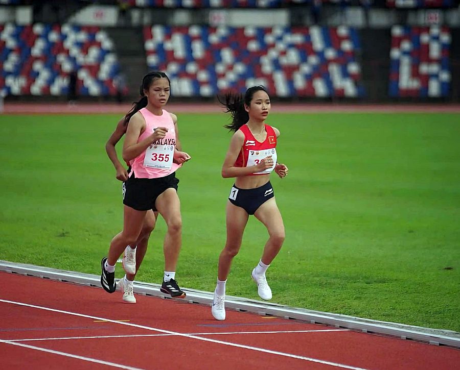 Lương Thị Khan bảo vệ thành công HCV 3.000m nữ tại giải vô địch Điền kinh trẻ Đông Nam Á 2- Ảnh 1. Lương Thị Khan bảo vệ thành công HCV 3.000m nữ tại giải vô địch Điền kinh trẻ Đông Nam Á 2- Ảnh 1.