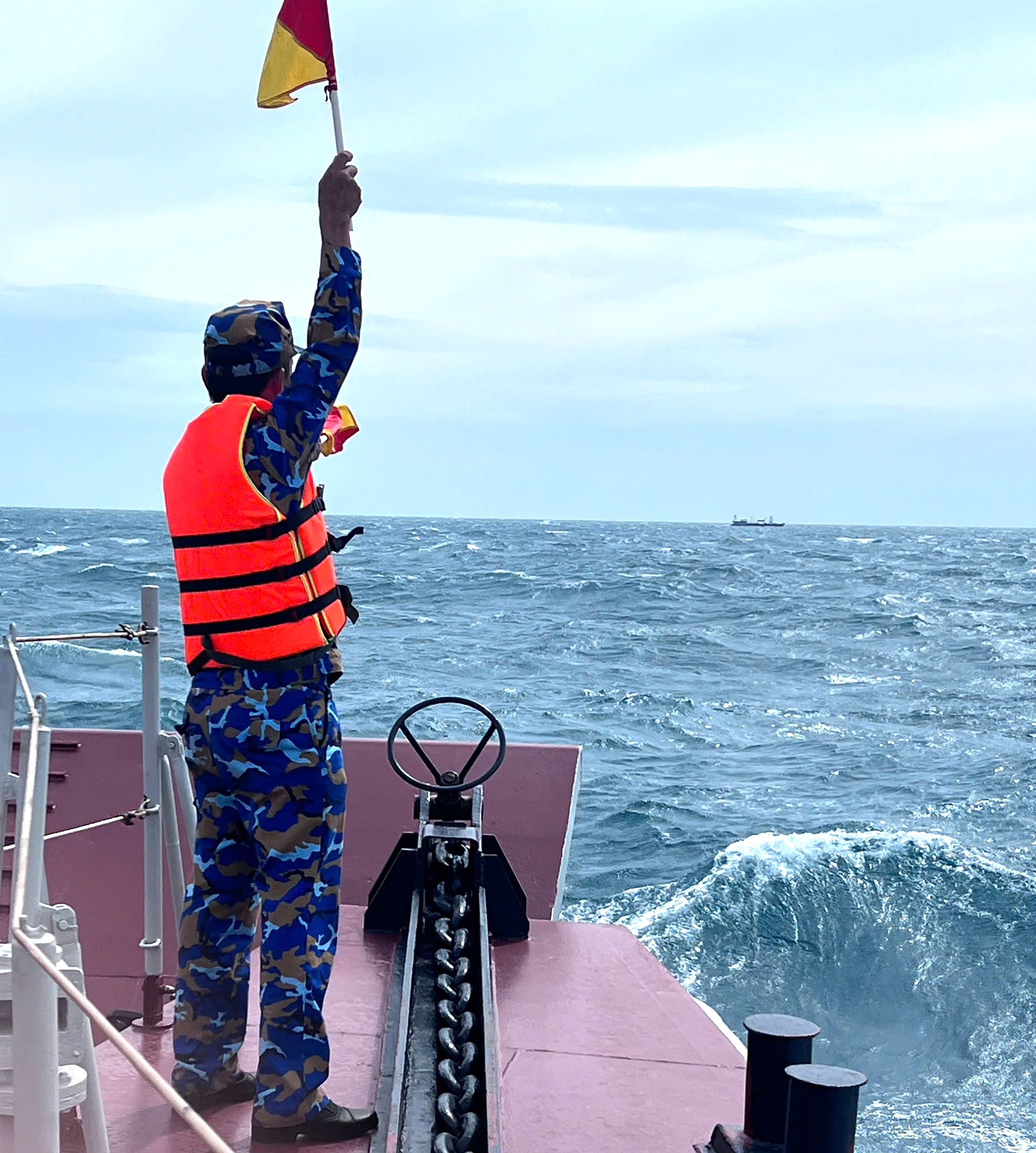 Cứu nạn thành công tàu hàng gặp sự cố trôi trên biển Khánh Hòa- Ảnh 1. Cứu nạn thành công tàu hàng gặp sự cố trôi trên biển Khánh Hòa- Ảnh 1.