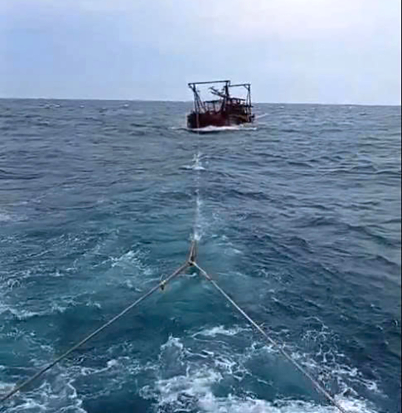 Cứu nạn thành công tàu hàng gặp sự cố trôi trên biển Khánh Hòa- Ảnh 2. Cứu nạn thành công tàu hàng gặp sự cố trôi trên biển Khánh Hòa- Ảnh 2.