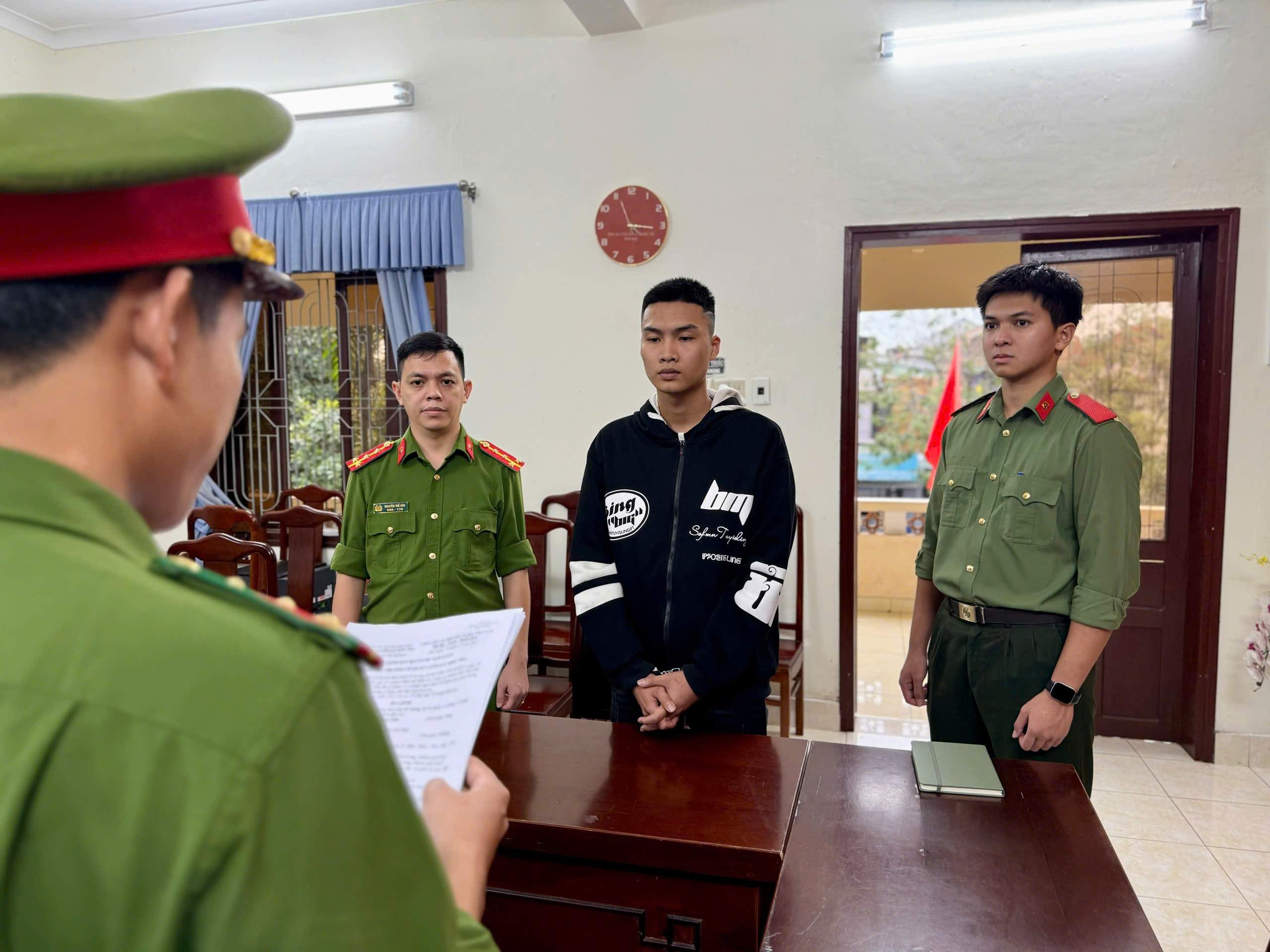 Khởi tố đối tượng dương tính ma túy gây tai nạn giao thông chết người ở TP Huế- Ảnh 1. Khởi tố đối tượng dương tính ma túy gây tai nạn giao thông chết người ở TP Huế- Ảnh 1.