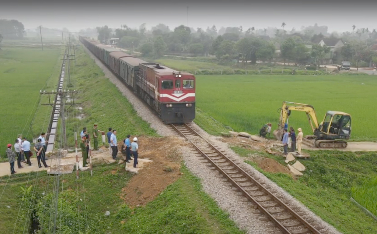 Hà Tĩnh tăng tốc thực thi Luật Đường sắt, đồng bộ giải pháp đưa luật vào cuộc sống- Ảnh 1. Hà Tĩnh tăng tốc thực thi Luật Đường sắt, đồng bộ giải pháp đưa luật vào cuộc sống- Ảnh 1.