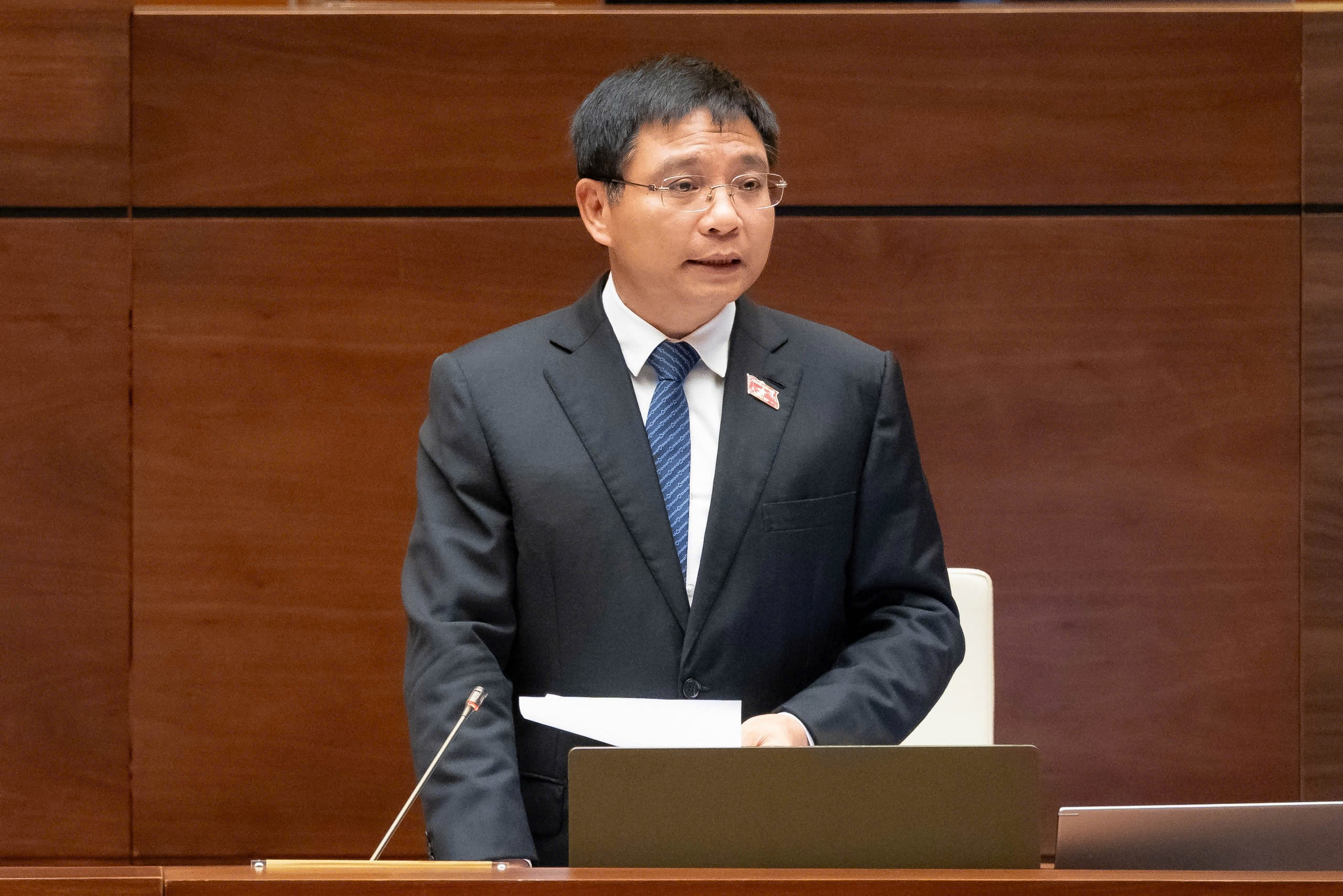 Đại biểu Quốc hội đề nghị cấm tuyệt đối hành vi ép mua bảo hiểm khi vay vốn ngân hàng- Ảnh 3.