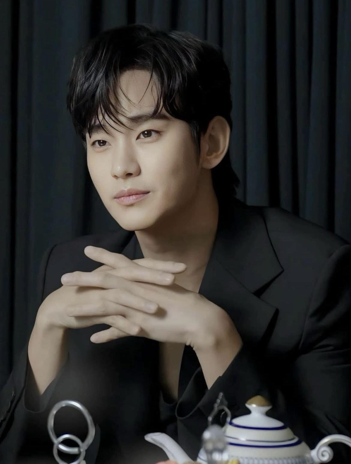 Người hâm mộ tiếp tục có hành động cứng rắn để bảo vệ Kim Soo Hyun- Ảnh 3. Người hâm mộ tiếp tục có hành động cứng rắn để bảo vệ Kim Soo Hyun- Ảnh 3.