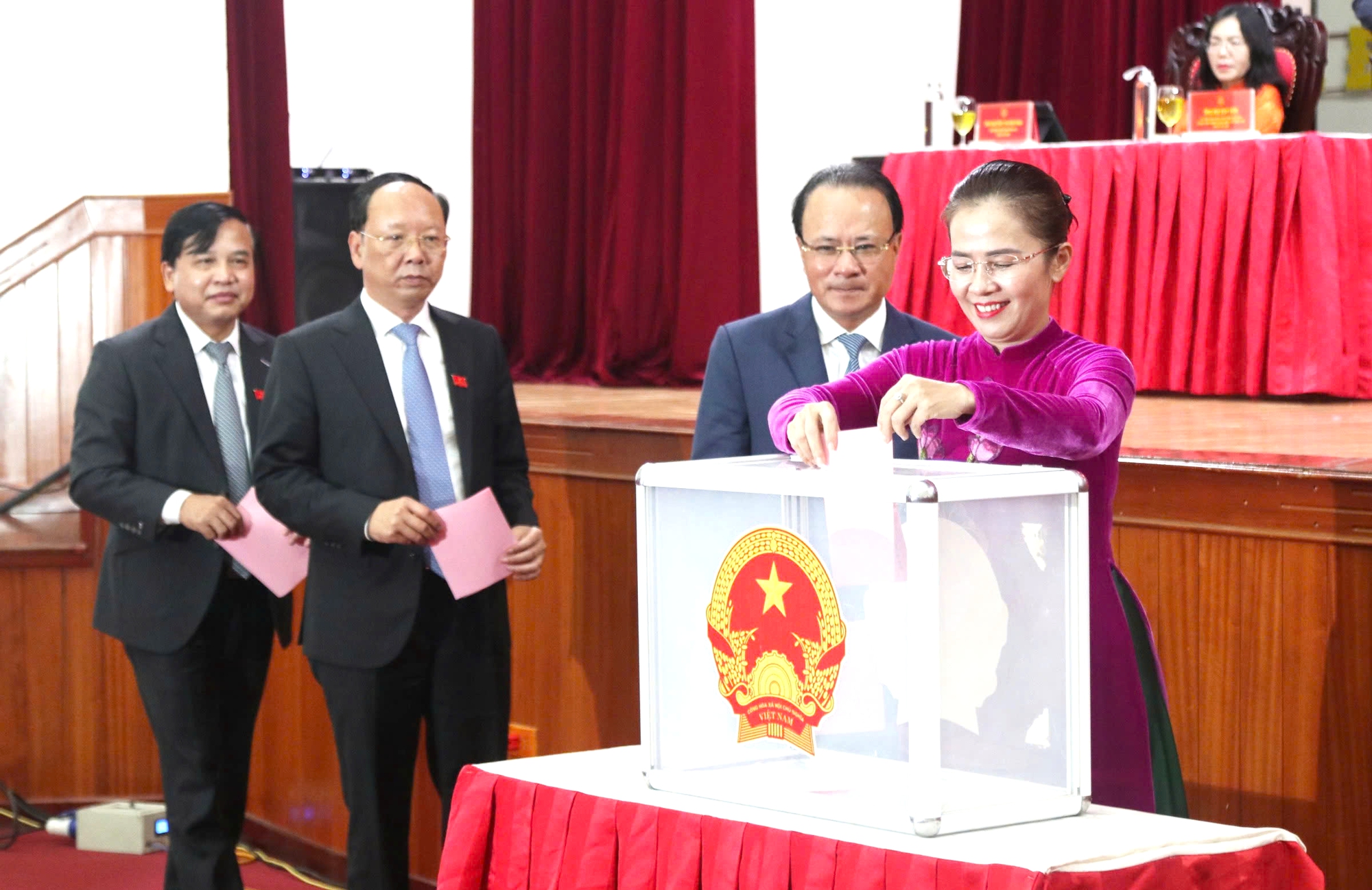 Nghệ An có tân Chủ tịch UBND tỉnh- Ảnh 1. Nghệ An có tân Chủ tịch UBND tỉnh- Ảnh 1.