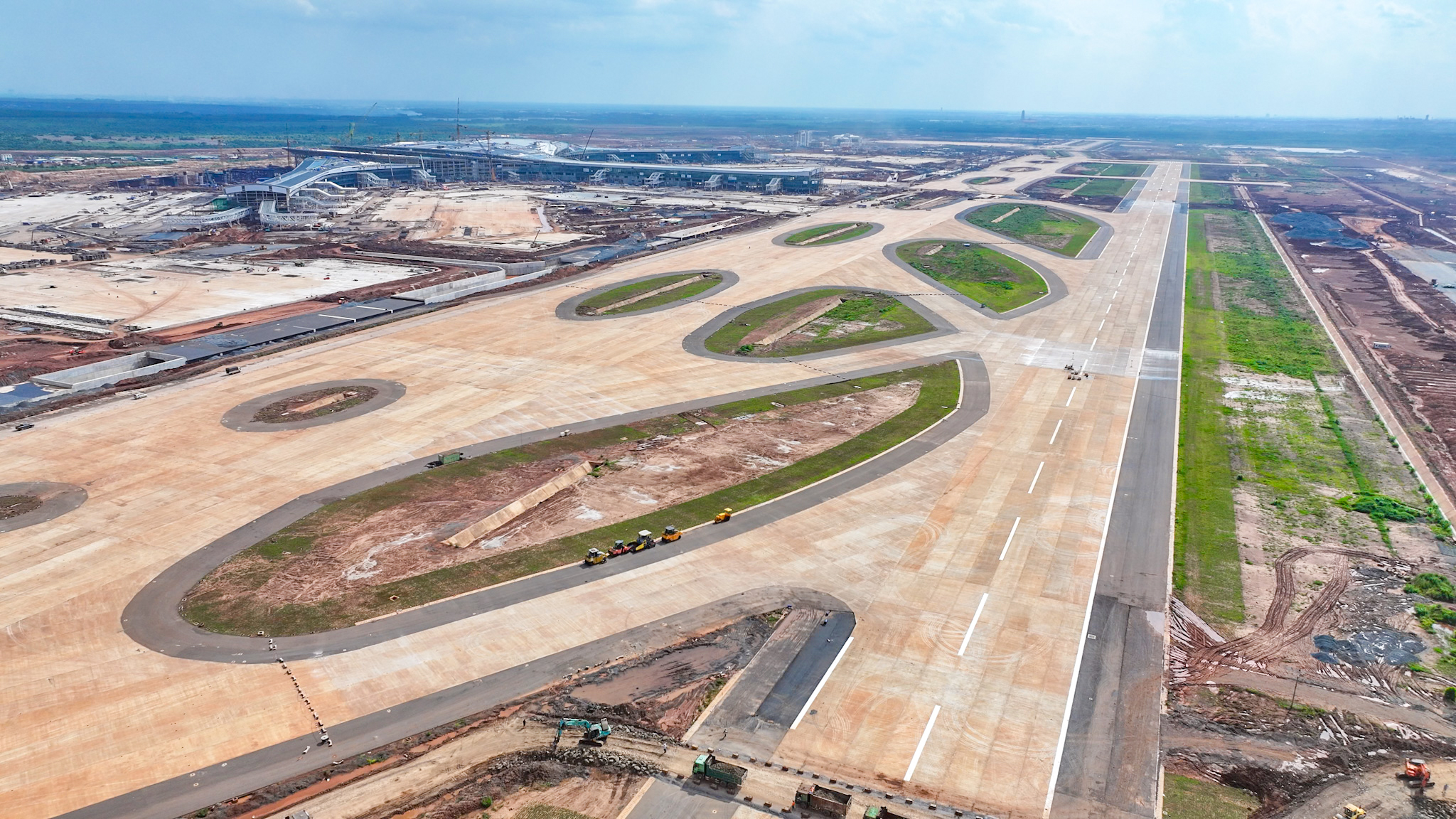 Lợi gì khi làm sớm đường băng thứ 3 sân bay Long Thành?- Ảnh 1.