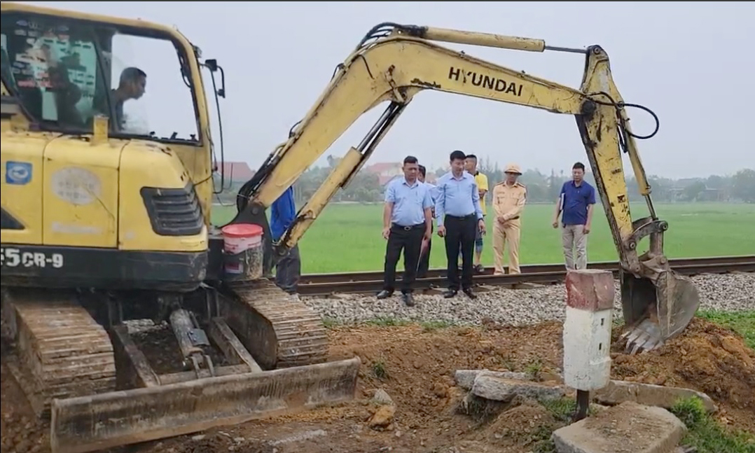 Hà Tĩnh tăng tốc thực thi Luật Đường sắt, đồng bộ giải pháp đưa luật vào cuộc sống- Ảnh 2. Hà Tĩnh tăng tốc thực thi Luật Đường sắt, đồng bộ giải pháp đưa luật vào cuộc sống- Ảnh 2.