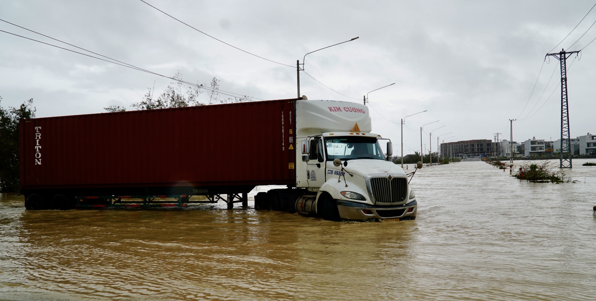 Nhiều khu vực tại Gia Lai ngập cục bộ do mưa lớn liên tiếp nhiều ngày- Ảnh 8.