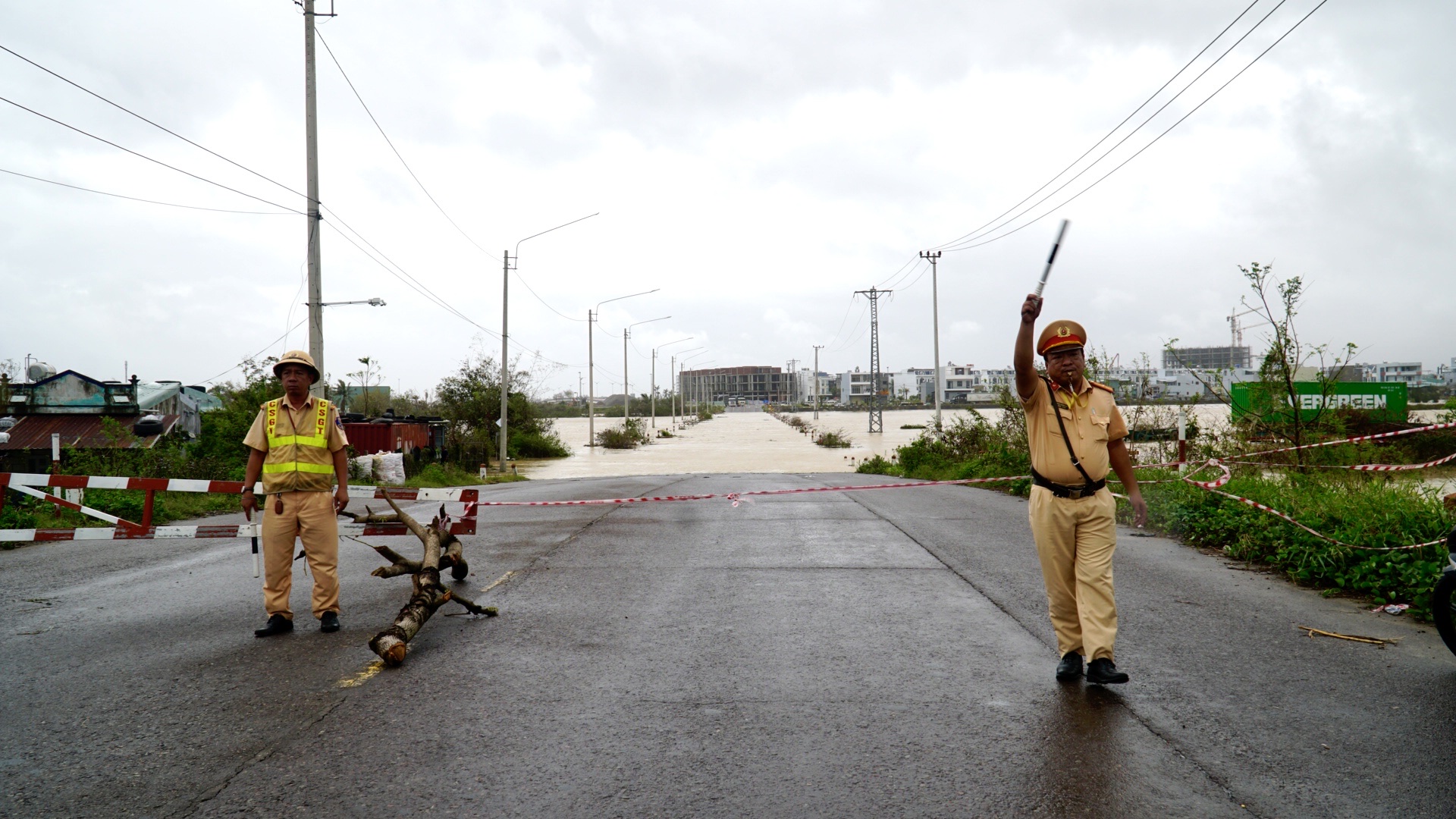 Nhiều khu vực tại Gia Lai ngập cục bộ do mưa lớn liên tiếp nhiều ngày- Ảnh 3.