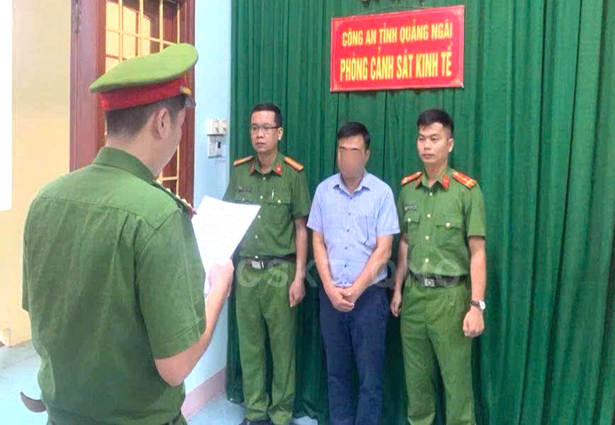 Khởi tố hai l&atilde;nh đạo doanh nghiệp li&ecirc;n quan vụ ch&ocirc;n lấp hơn 110 tấn chất thải ở Quảng Ng&atilde;i- Ảnh 2.