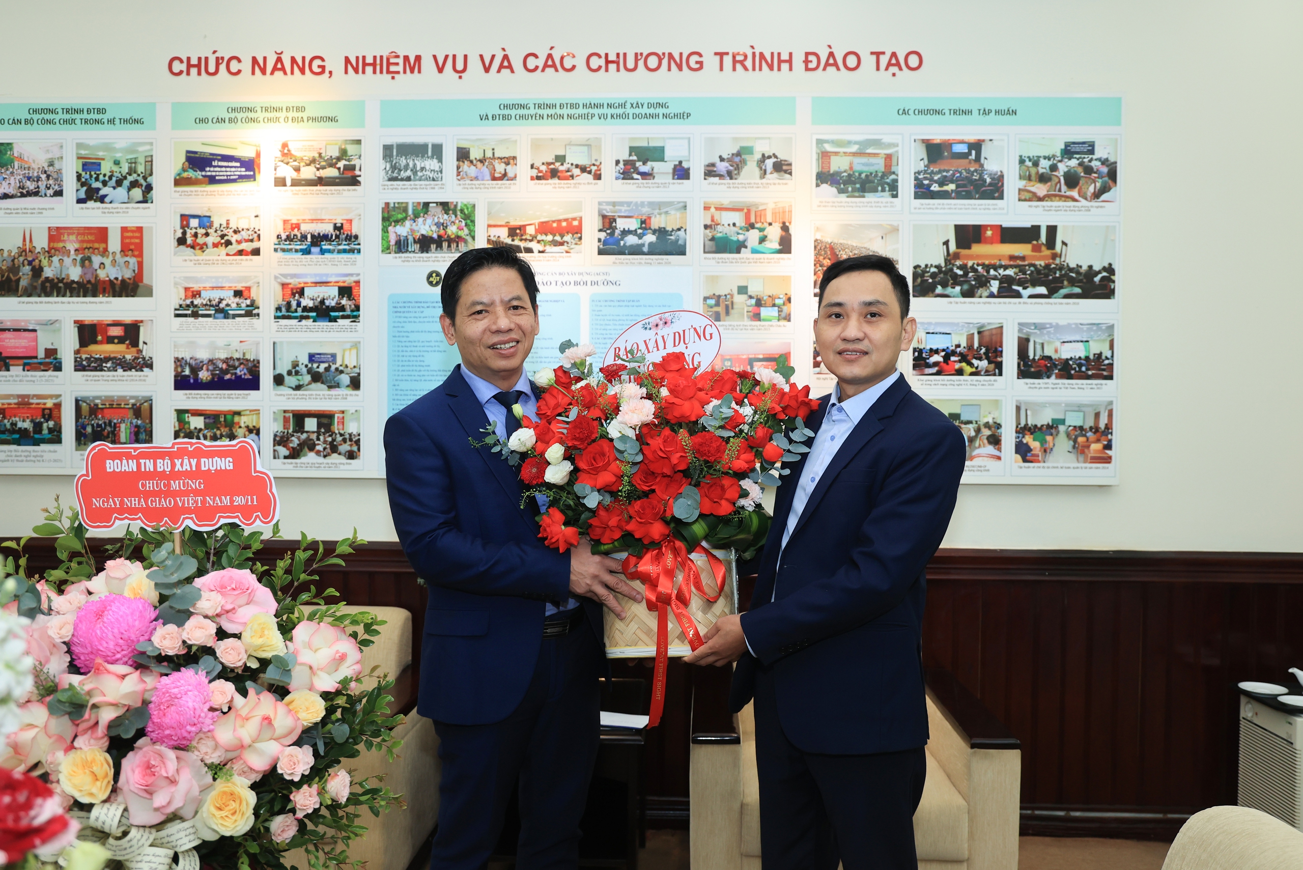 Thứ trưởng Phạm Minh Hà: Đào tạo phải thiết thực, gắn với thực tiễn ngành Xây dựng- Ảnh 4. Thứ trưởng Phạm Minh Hà: Đào tạo phải thiết thực, gắn với thực tiễn ngành Xây dựng- Ảnh 4.