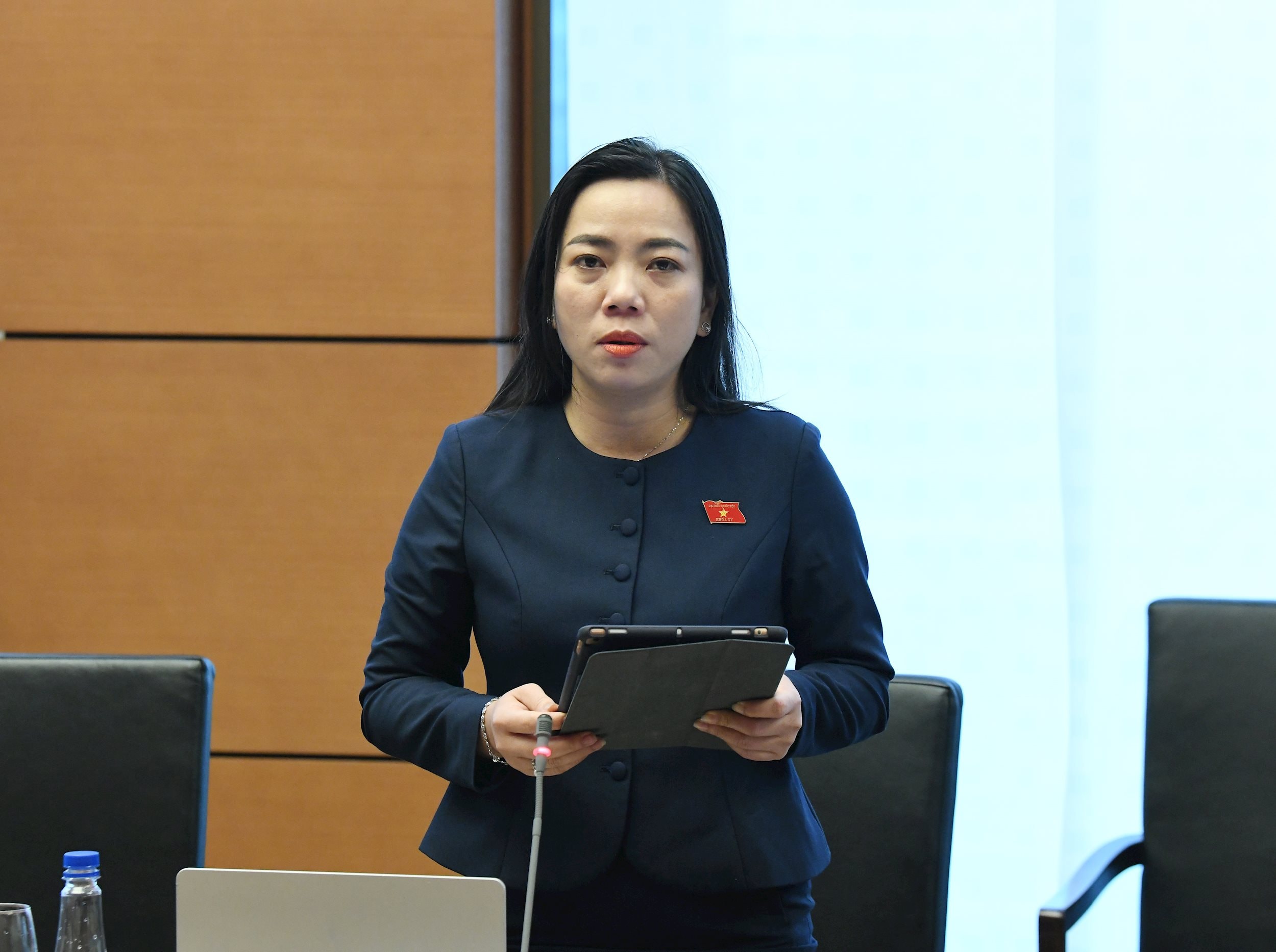 ĐBQH: Cần ưu tiên đặc biệt cho cán bộ ngoại giao tại địa bàn có xung đột- Ảnh 2. ĐBQH: Cần ưu tiên đặc biệt cho cán bộ ngoại giao tại địa bàn có xung đột- Ảnh 2.