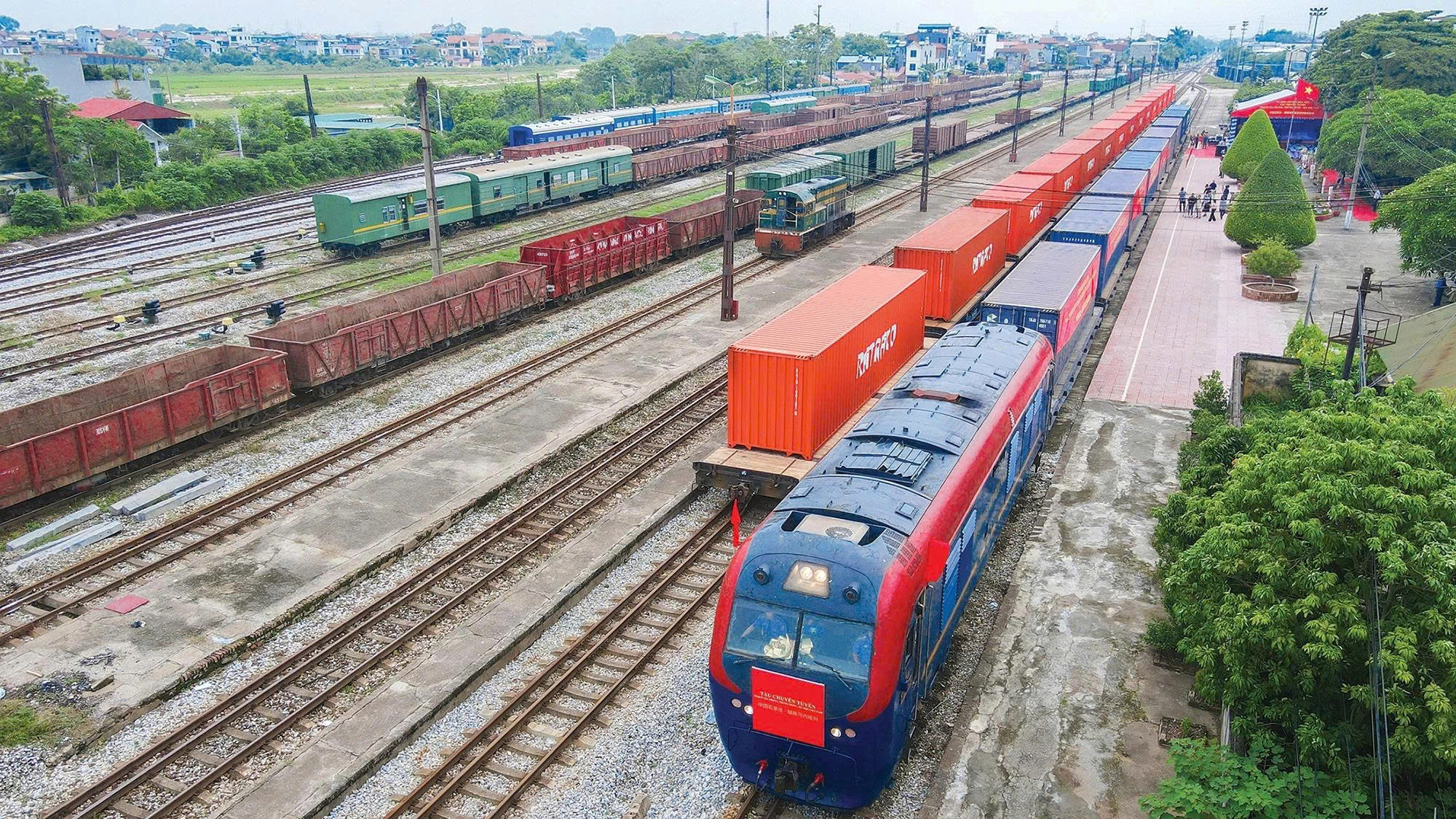 Chuẩn hóa các quy định xây dựng bảo vệ an toàn đường sắt- Ảnh 1. Chuẩn hóa các quy định xây dựng bảo vệ an toàn đường sắt- Ảnh 1.