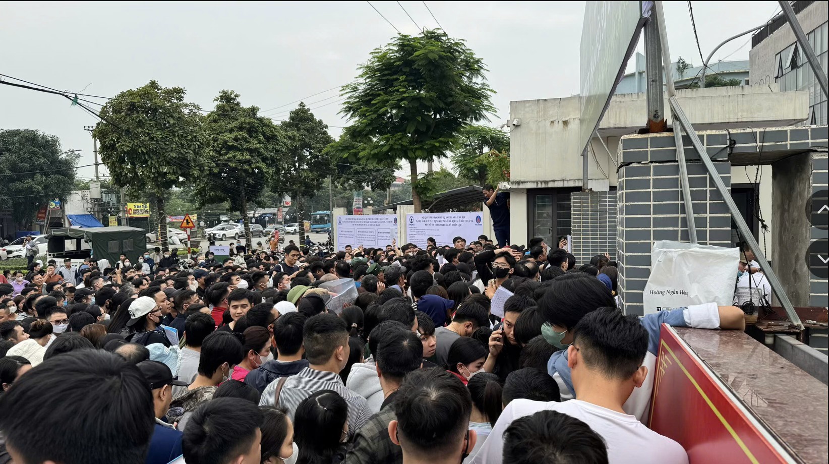 Bộ Xây dựng đề nghị chấn chỉnh việc nộp hồ sơ mua, thuê mua nhà ở xã hội- Ảnh 1.