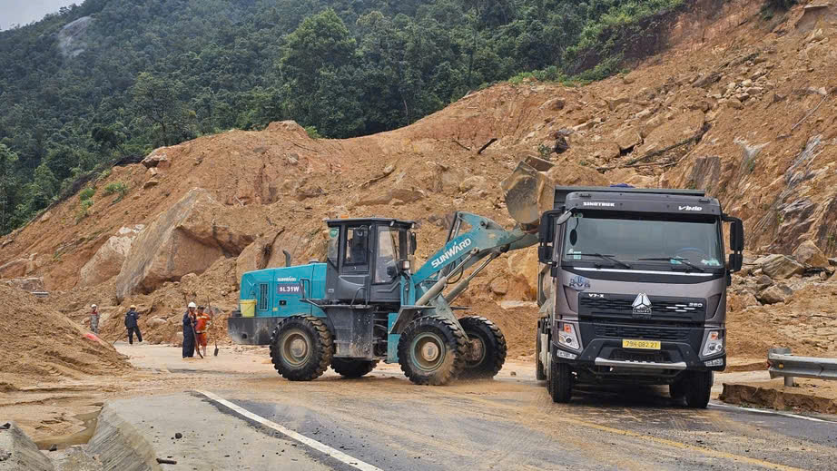 5 nạn nhân bị thương vụ xe khách gặp nạn trên đèo Khánh Lê xuất viện- Ảnh 2.