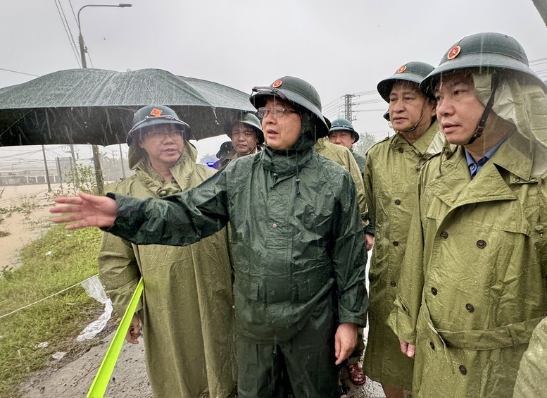 Phó Thủ tướng Hồ Quốc Dũng: Khẩn cấp sơ tán người dân, huy động thêm ca nô trước lũ dữ- Ảnh 1.