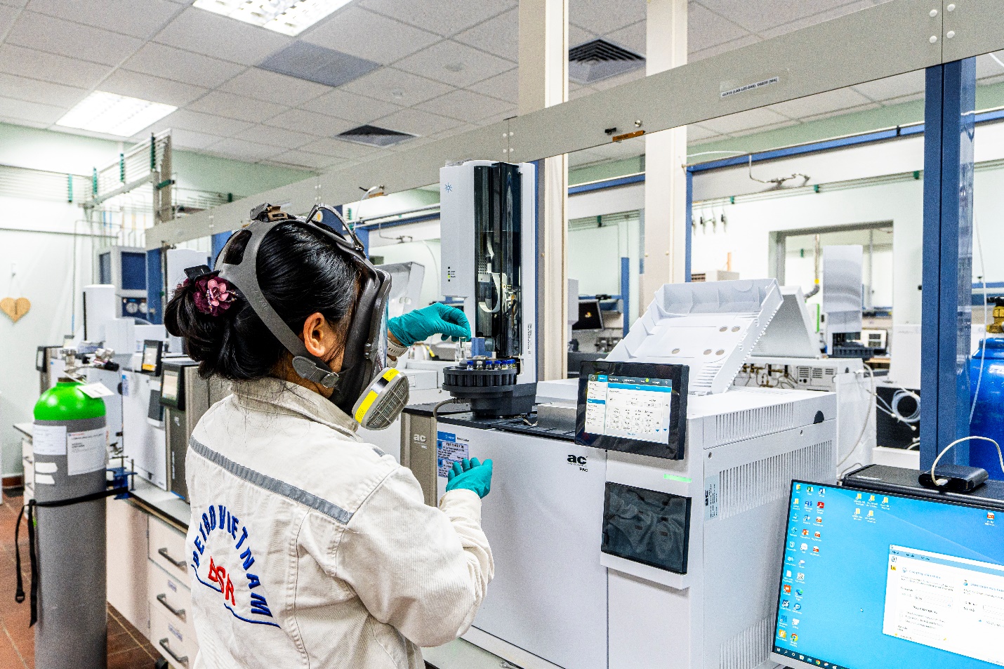 Phòng Thí nghiệm BSR đạt chuẩn ISO giúp kiểm soát chất lượng sản phẩm xanh, bền vững- Ảnh 1.