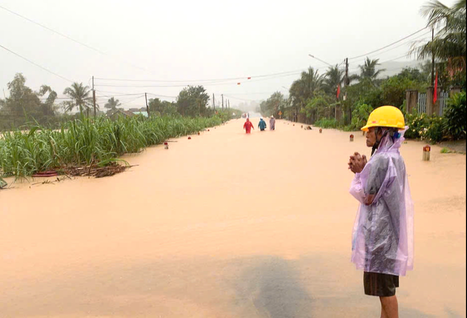 Mưa lũ lịch sử tại Đắk Lắk, hàng nghìn hộ dân phải sơ tán khẩn cấp- Ảnh 3. Mưa lũ lịch sử tại Đắk Lắk, hàng nghìn hộ dân phải sơ tán khẩn cấp- Ảnh 3.