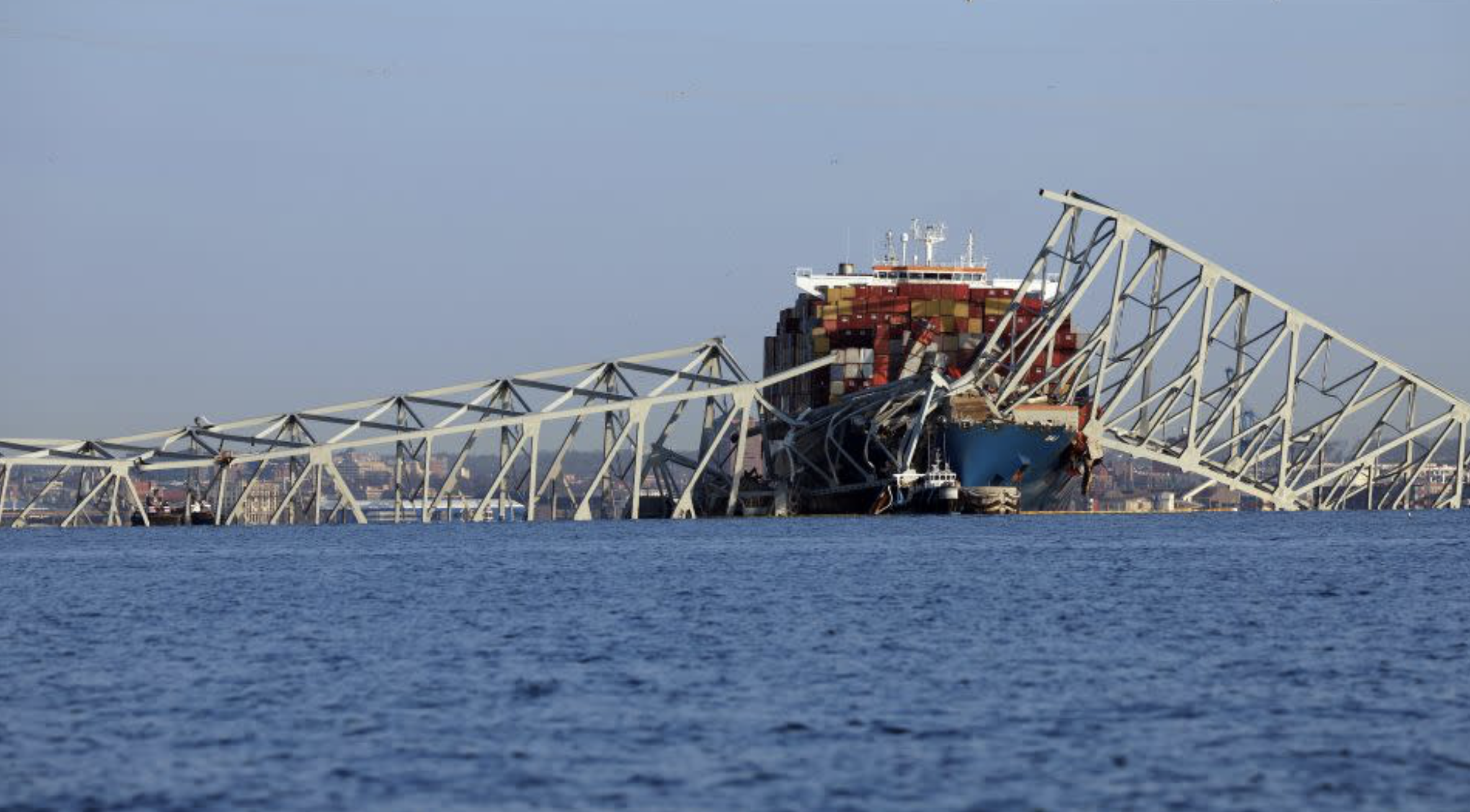 Vụ tàu hàng đâm hỏng cầu tại Mỹ: Chi phí xây lại cầu tăng gần gấp ba- Ảnh 1.