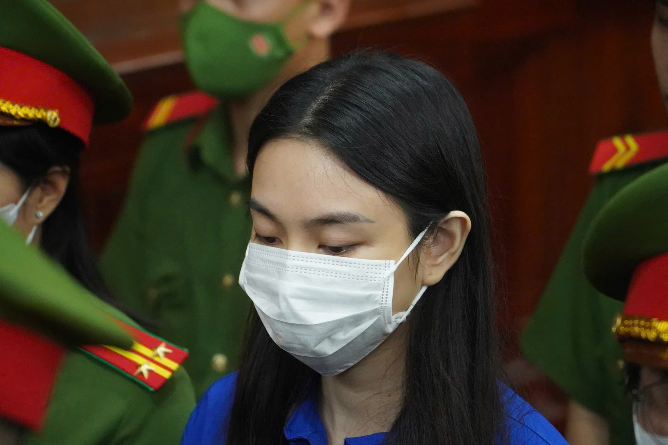 Thùy Tiên, Quang Linh, Hằng Du Mục bị phạt 2 năm tù giam- Ảnh 2. Thùy Tiên, Quang Linh, Hằng Du Mục bị phạt 2 năm tù giam- Ảnh 2.