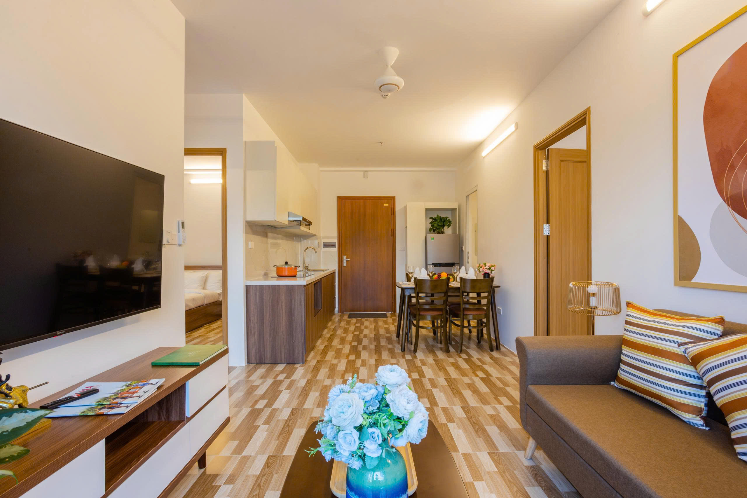 Huế: Hàng trăm người xếp hàng chờ đến lượt bốc thăm mua nhà ở xã hội- Ảnh 8.