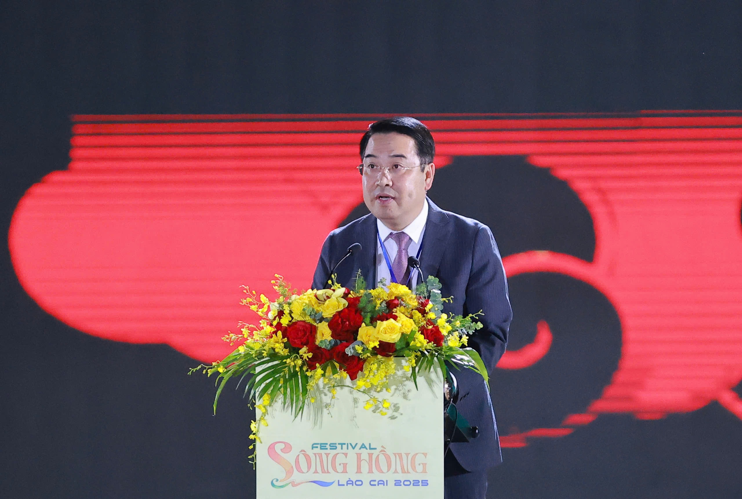 Festival Sông Hồng - Lào Cai "nơi con sông Hồng chảy vào đất Việt"- Ảnh 6. Festival Sông Hồng - Lào Cai "nơi con sông Hồng chảy vào đất Việt"- Ảnh 6.