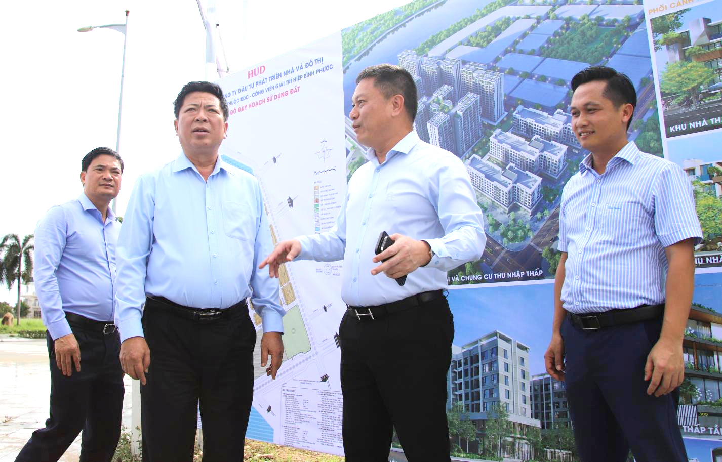 Bộ trưởng Trần Hồng Minh kiểm tra dự án nhà ở xã hội tại TP.HCM- Ảnh 1. Bộ trưởng Trần Hồng Minh kiểm tra dự án nhà ở xã hội tại TP.HCM- Ảnh 1.