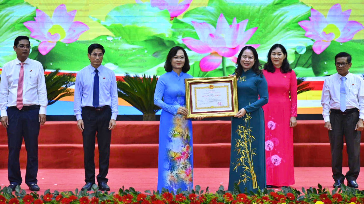 Phó Chủ tịch nước: Cà Mau cần ưu tiên phát triển giao thông, cảng biển và logistics- Ảnh 3. Phó Chủ tịch nước: Cà Mau cần ưu tiên phát triển giao thông, cảng biển và logistics- Ảnh 3.